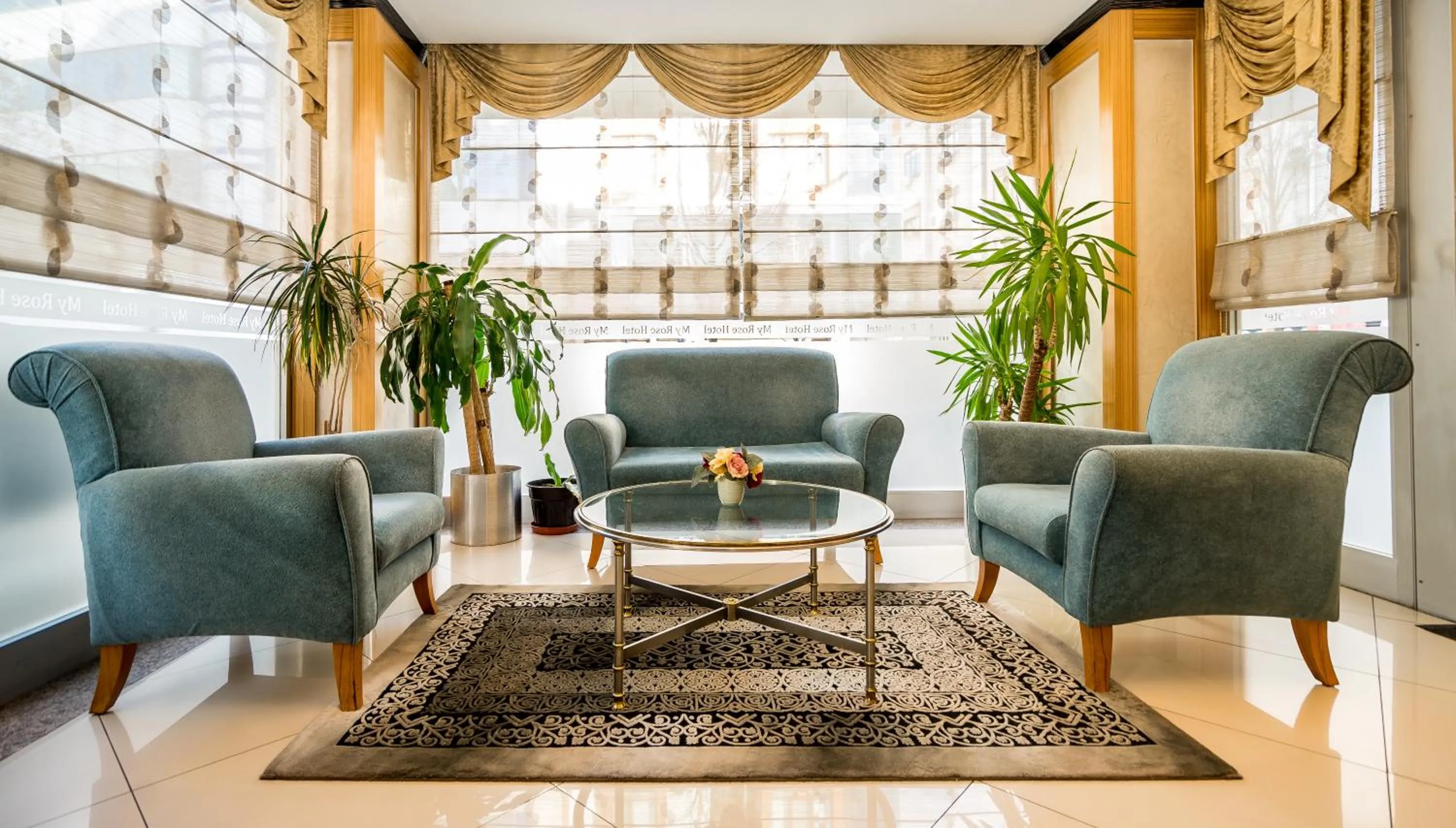 Living room in My Rose Hotel