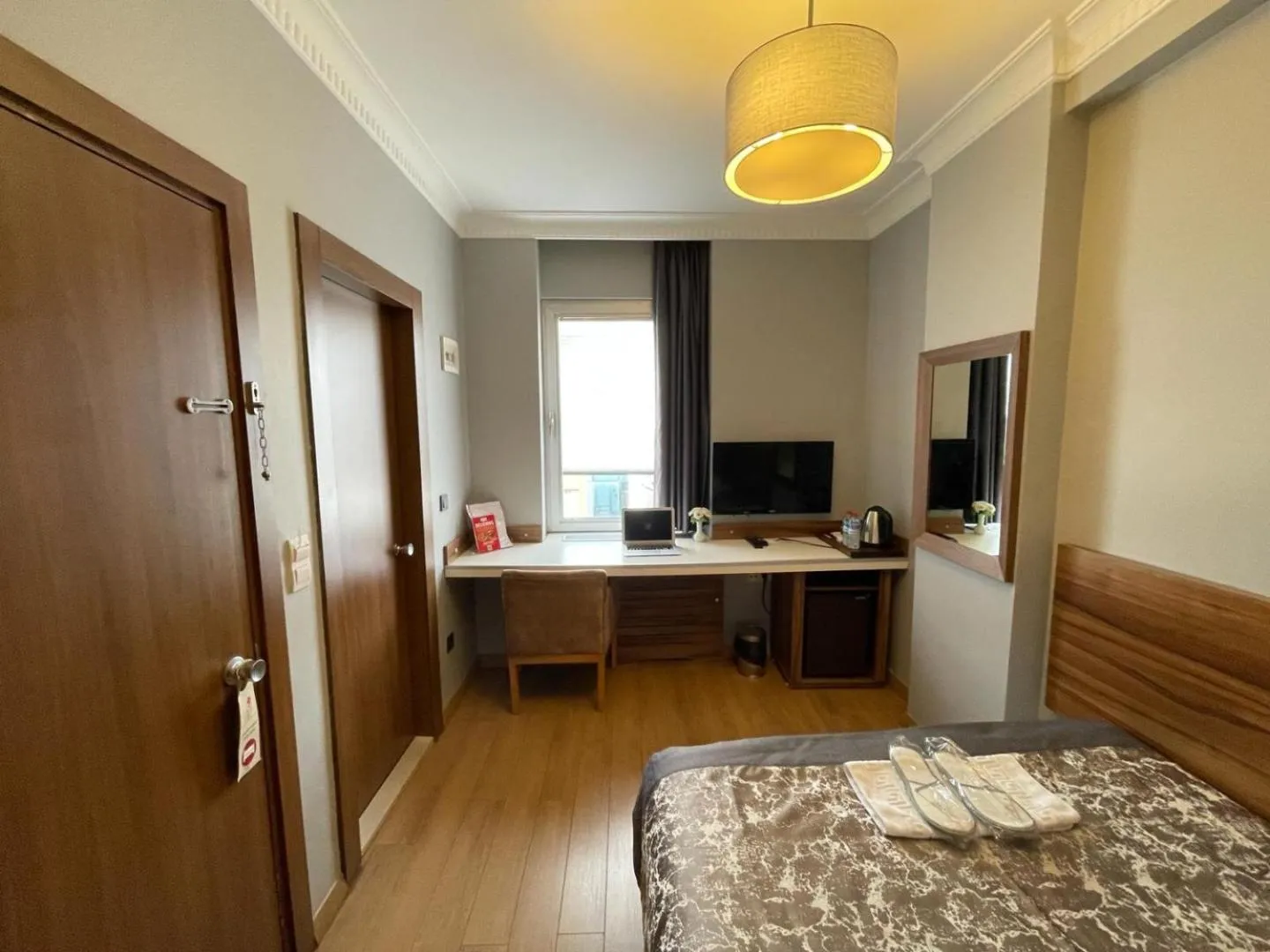 Seating area, Bed in My Rose Hotel