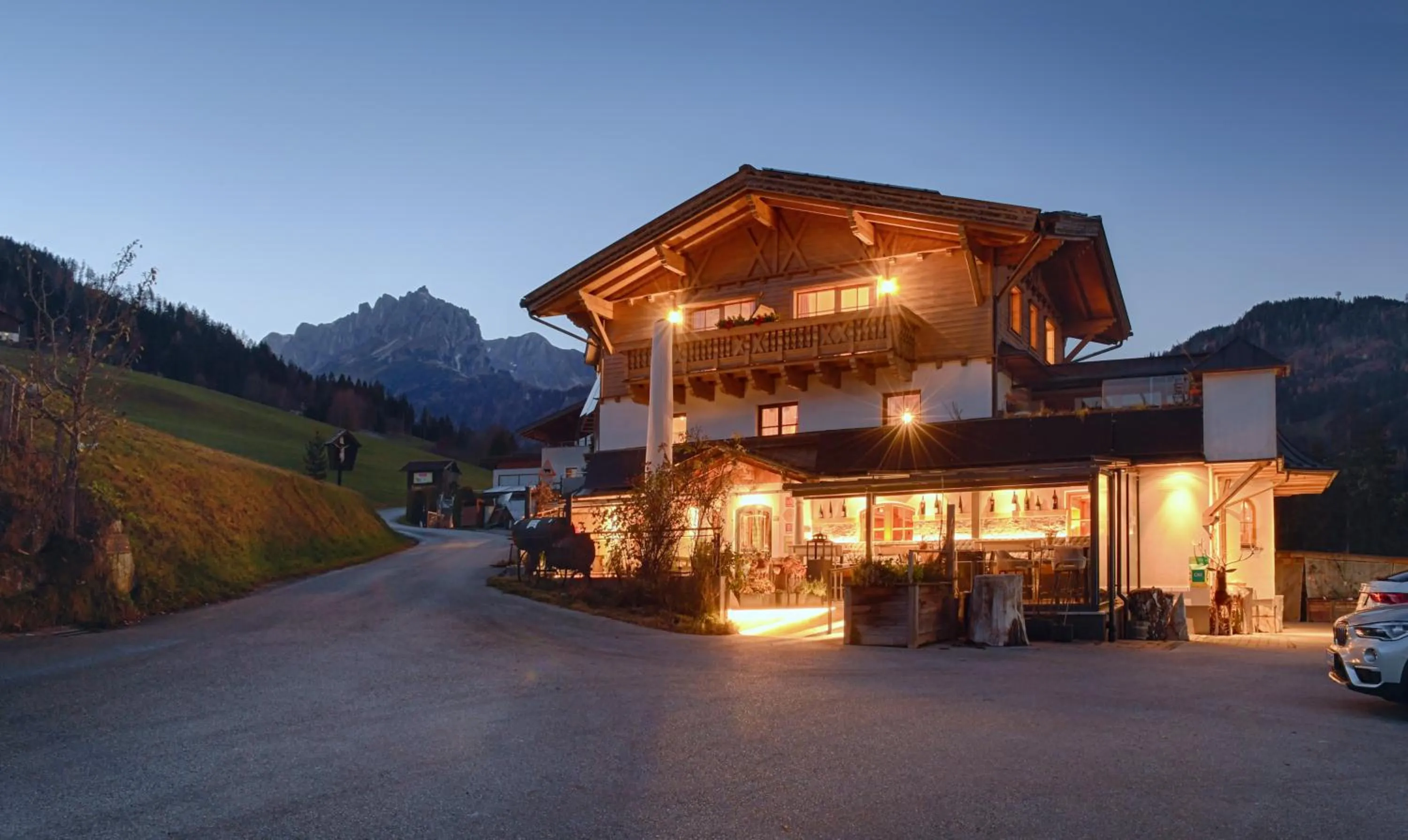 Property building in Hotel und Alpen Apartments mit Sauna - Bürglhöh
