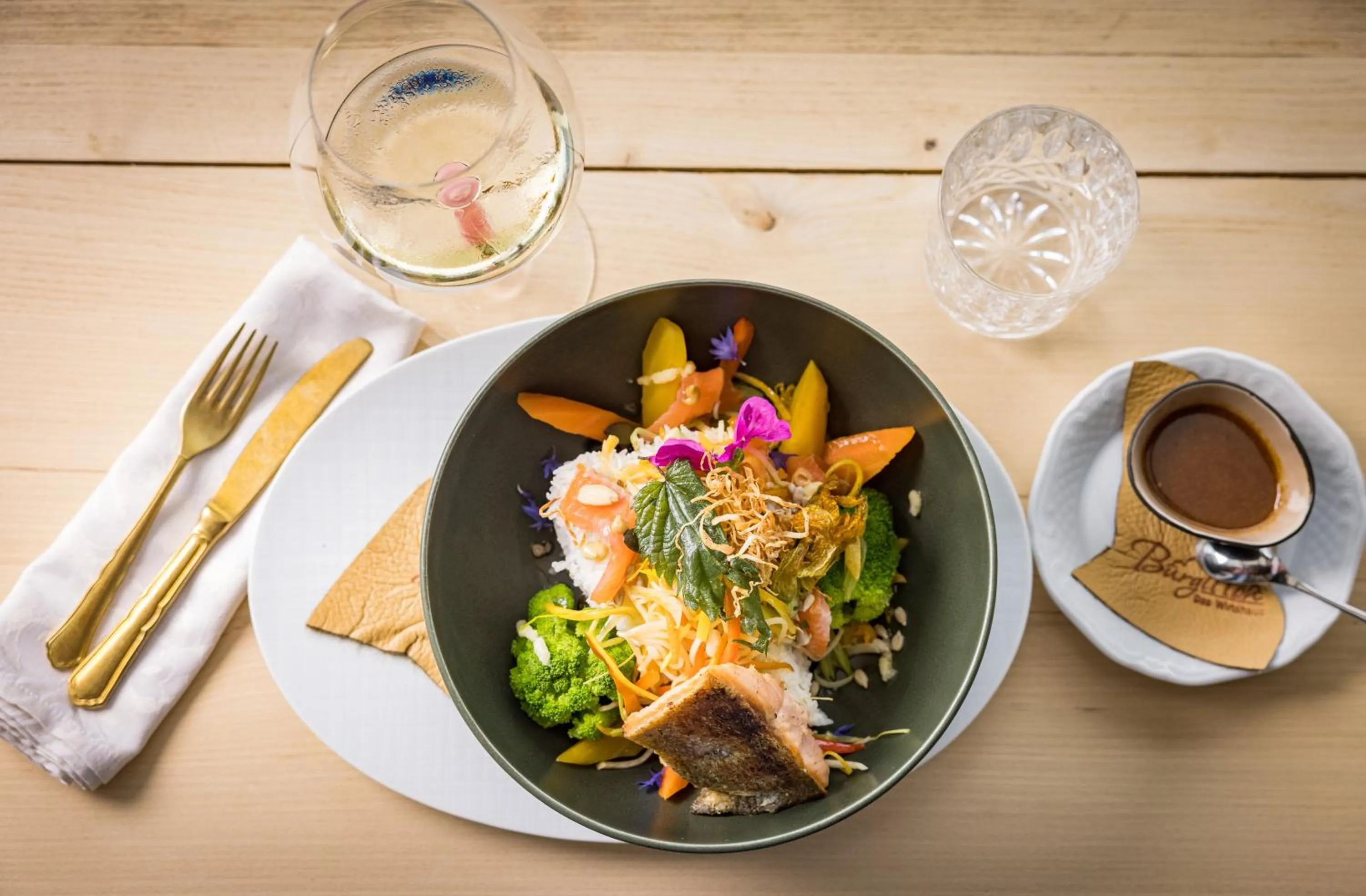 Restaurant/places to eat in Hotel und Alpen Apartments mit Sauna - Bürglhöh