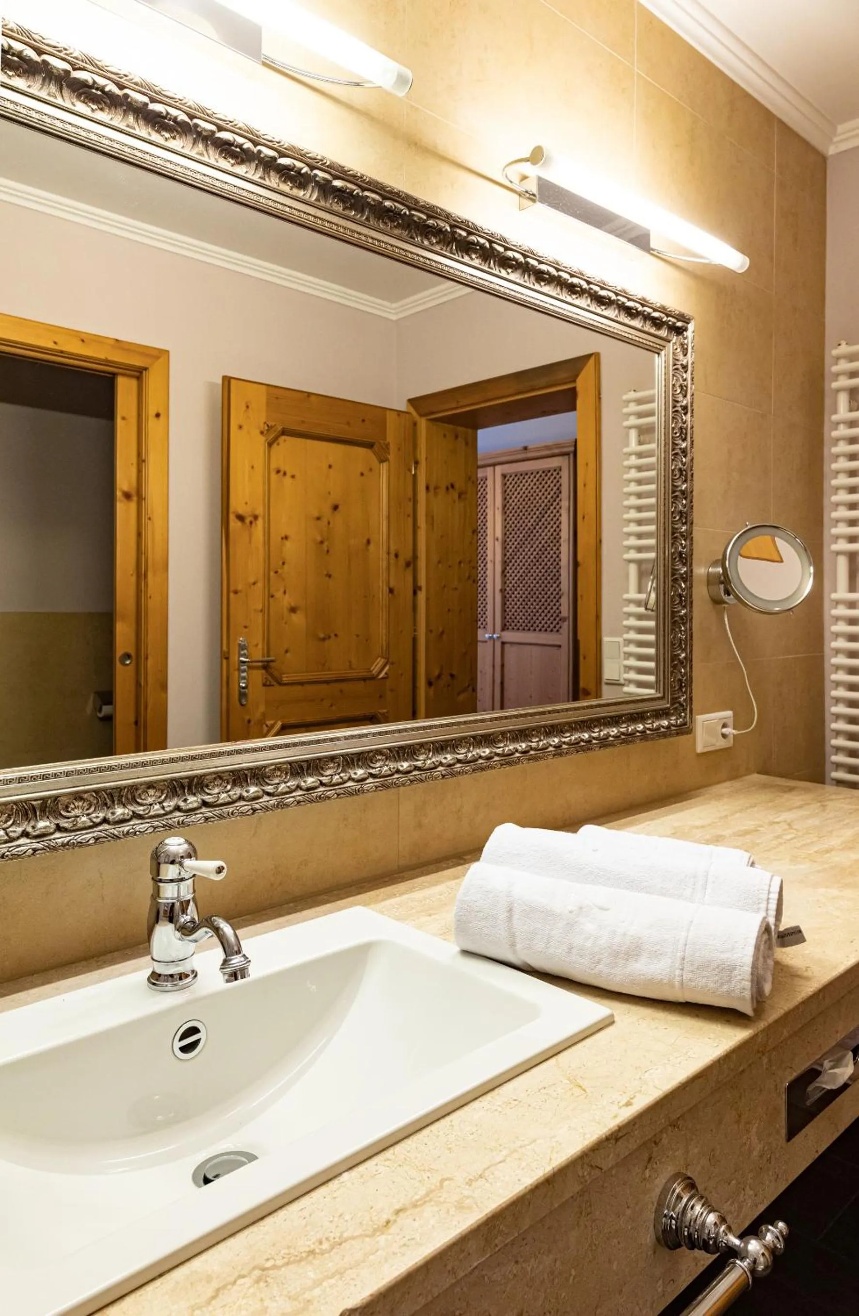 Bathroom in Hotel und Alpen Apartments mit Sauna - Bürglhöh