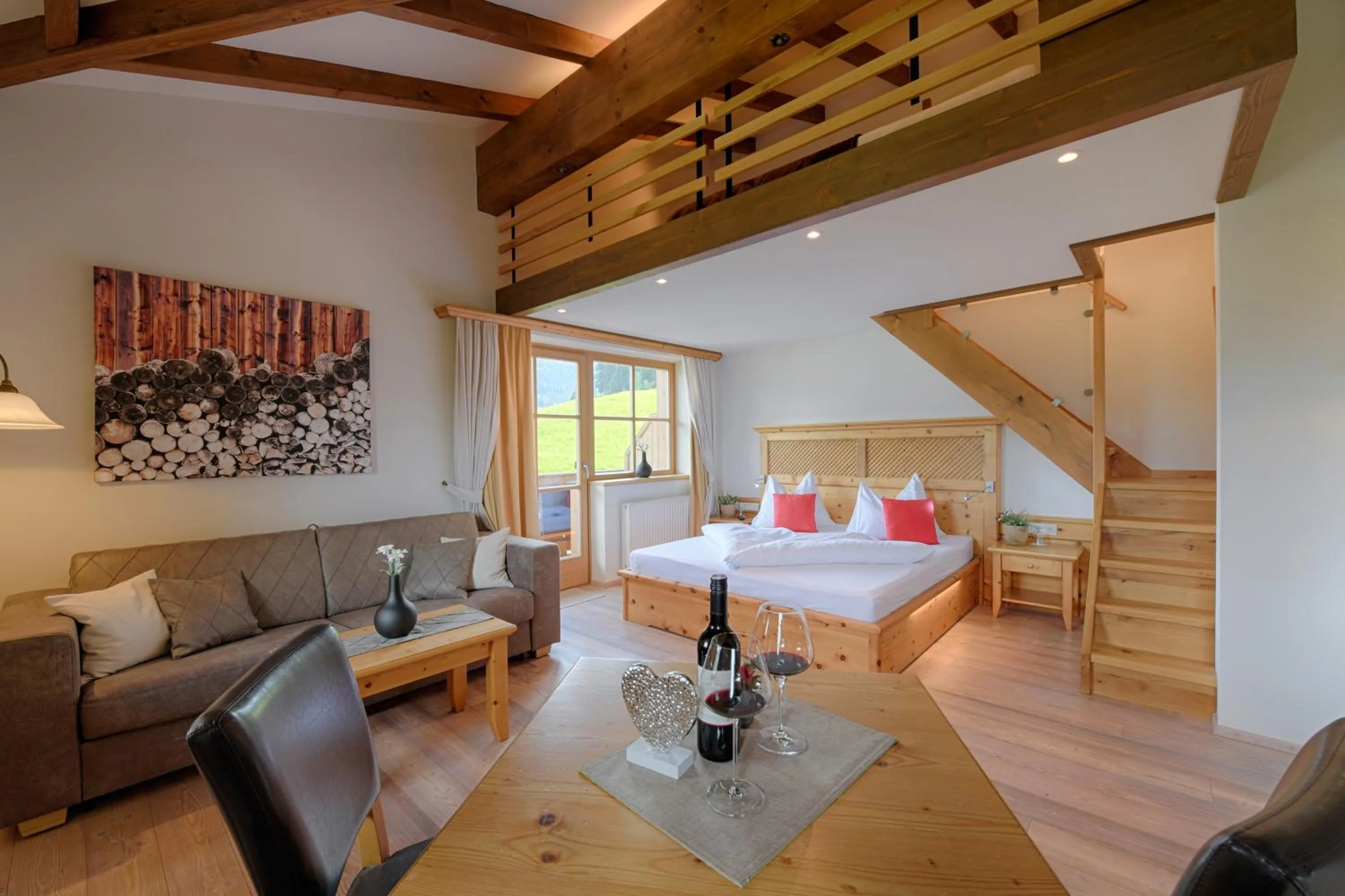 Living room, Bed in Hotel und Alpen Apartments mit Sauna - Bürglhöh