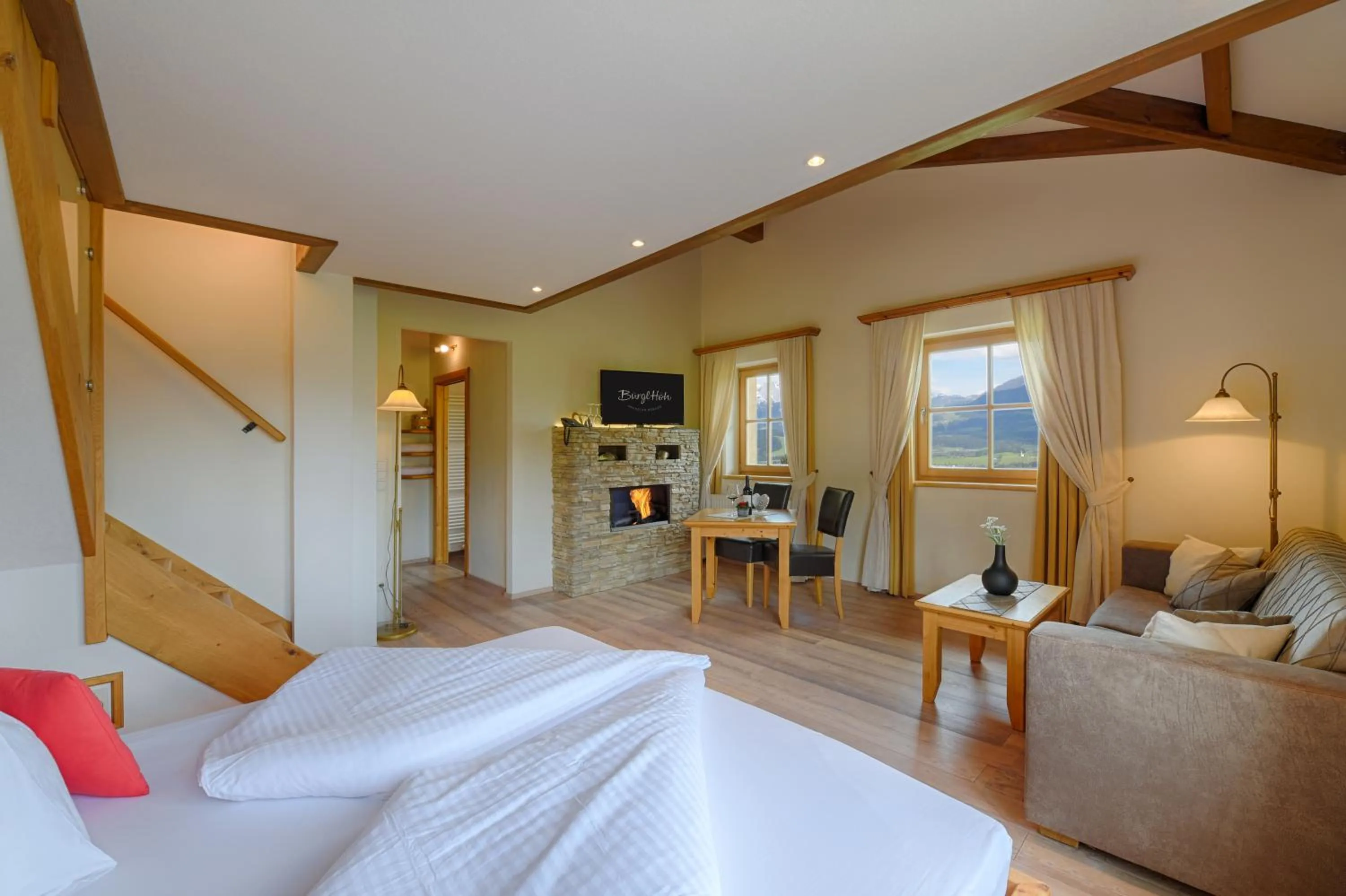 Photo of the whole room, Bed in Hotel und Alpen Apartments mit Sauna - Bürglhöh