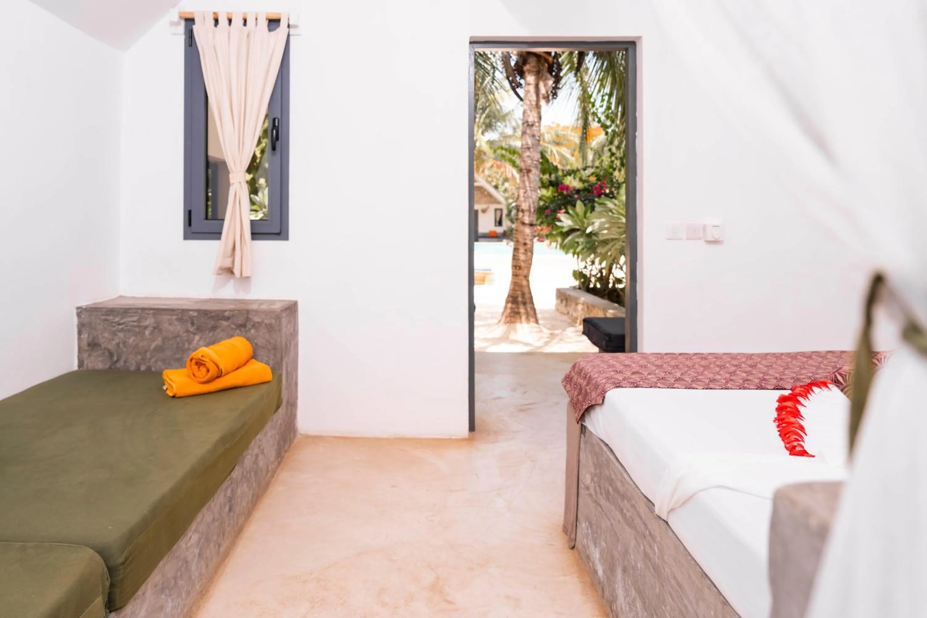 Bedroom, Bed in Fun Beach Hotel