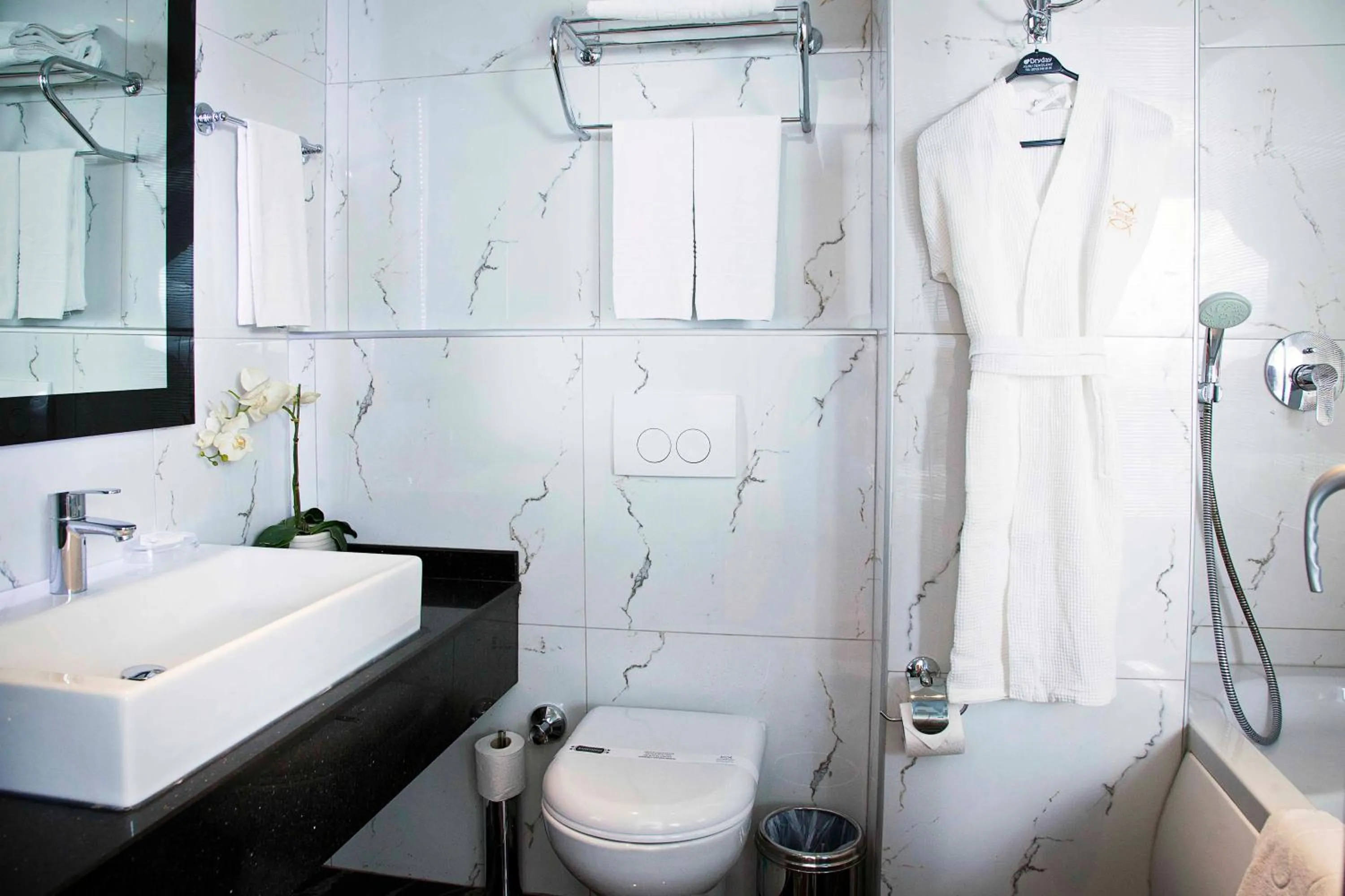 Bathroom in Sorriso Hotel