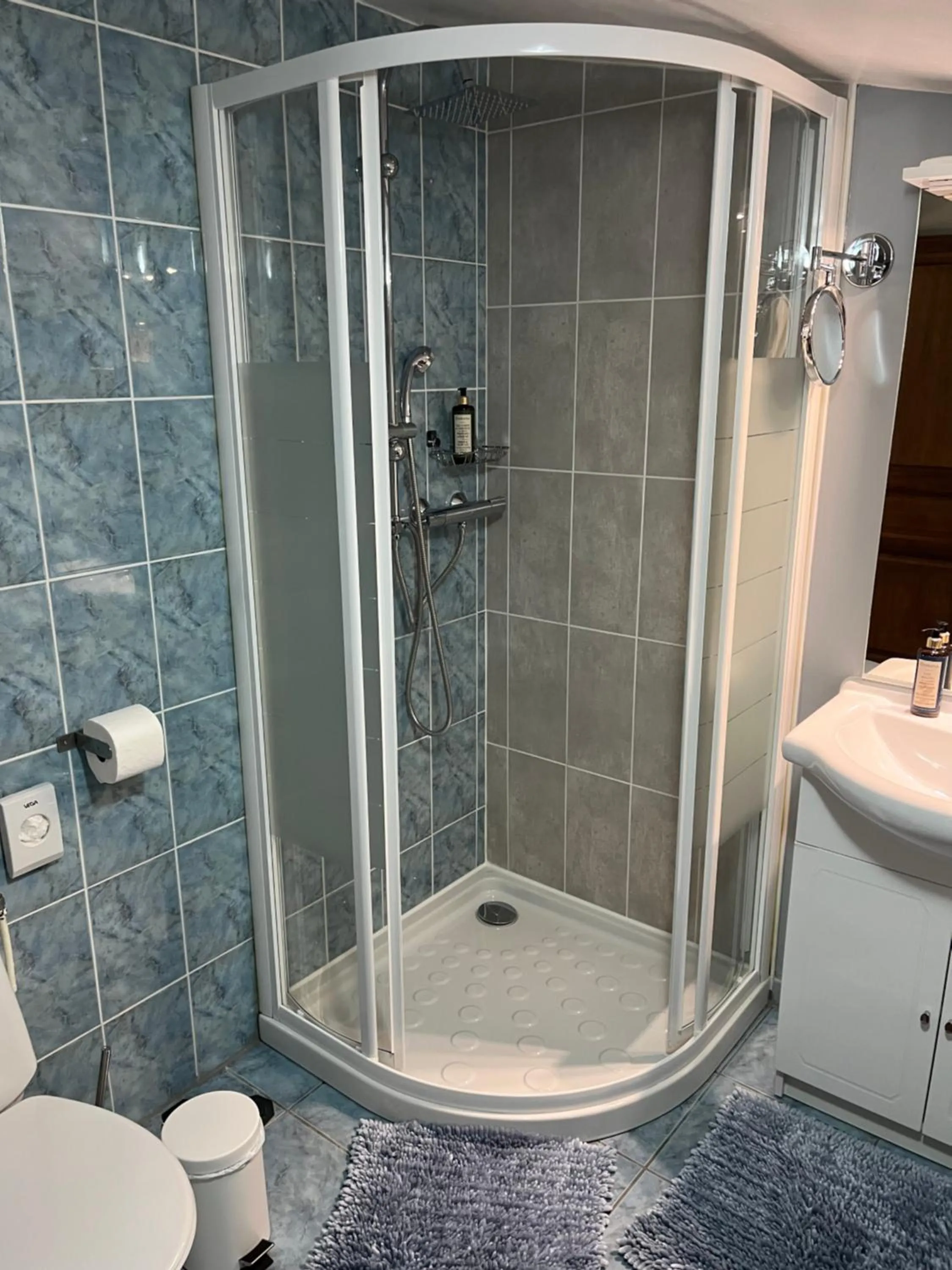 Shower in Domaine Lacoste