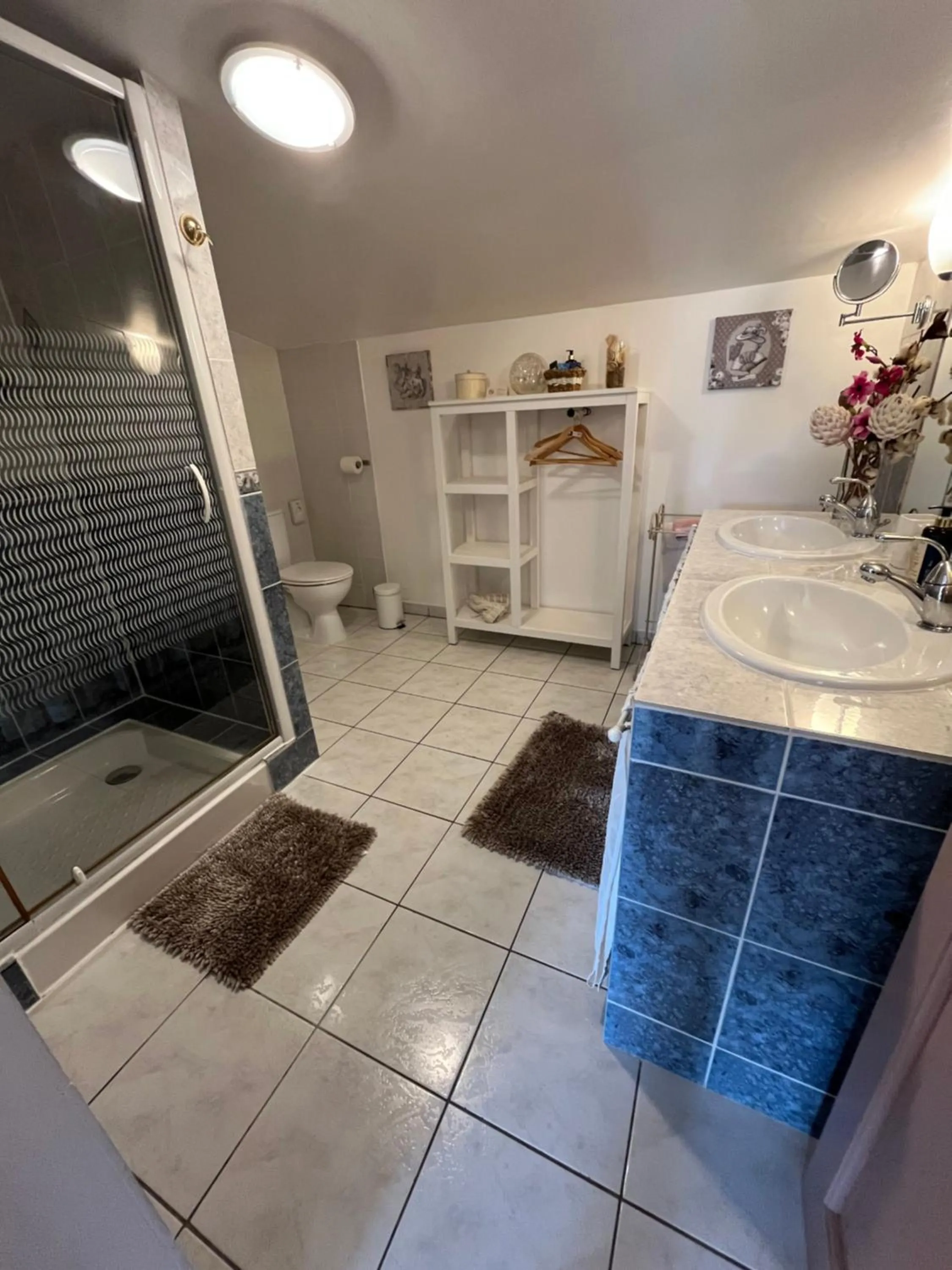 Bathroom in Domaine Lacoste