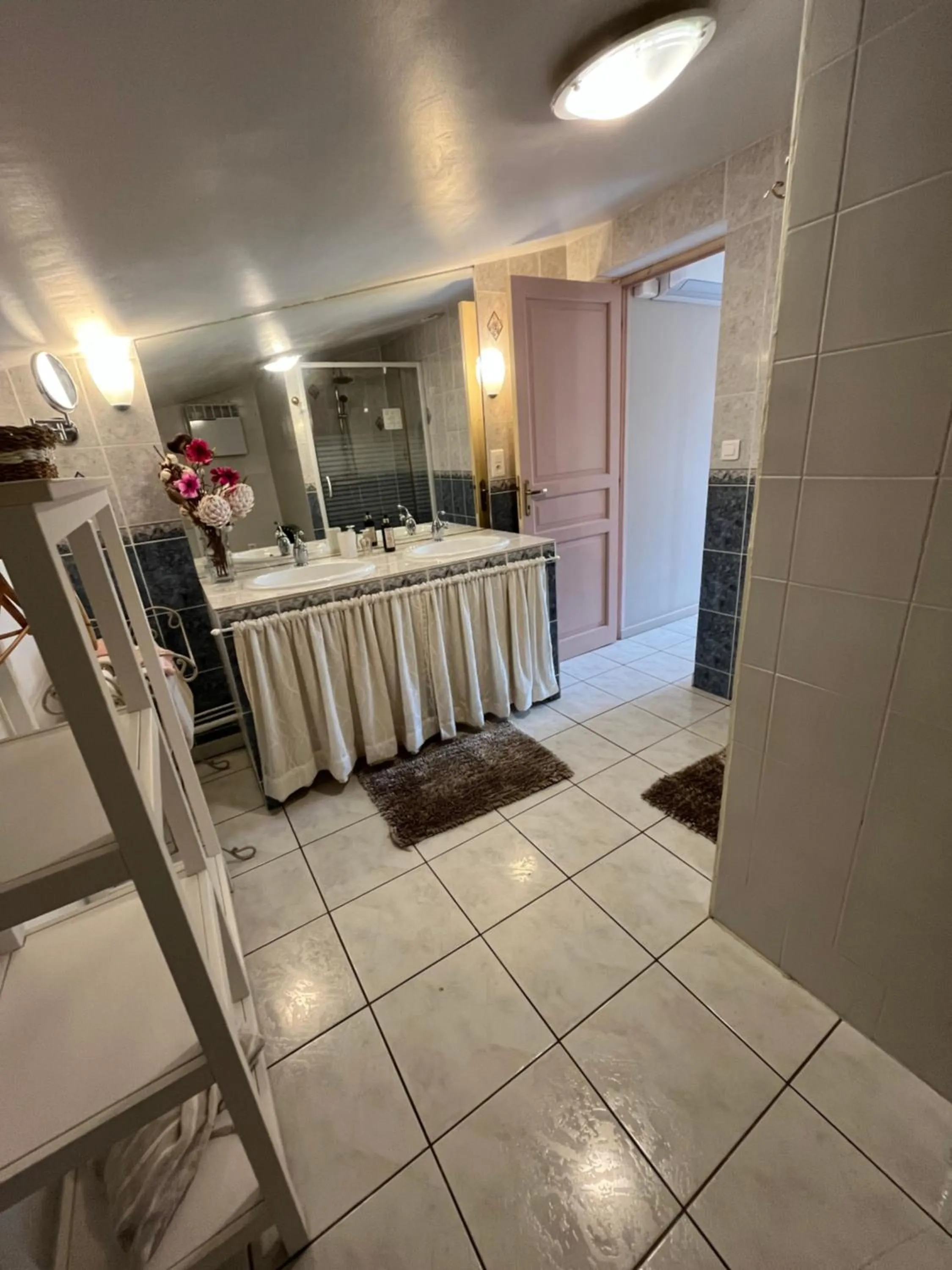 Bathroom in Domaine Lacoste