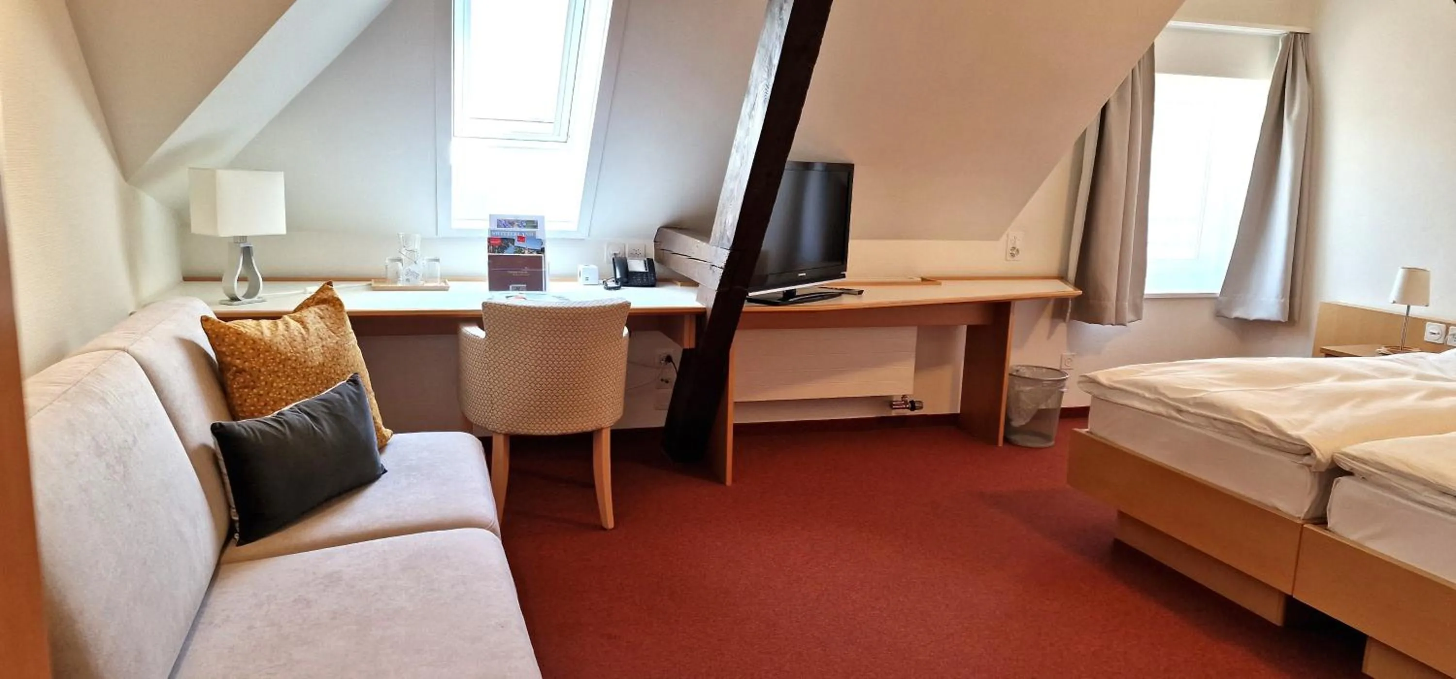 Bedroom, Bed in Hotel Promenade