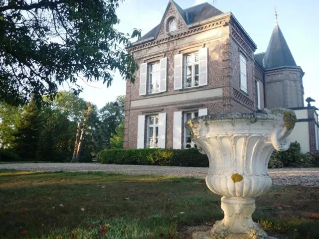 Property building in Manoir des Tuileries du Buisson