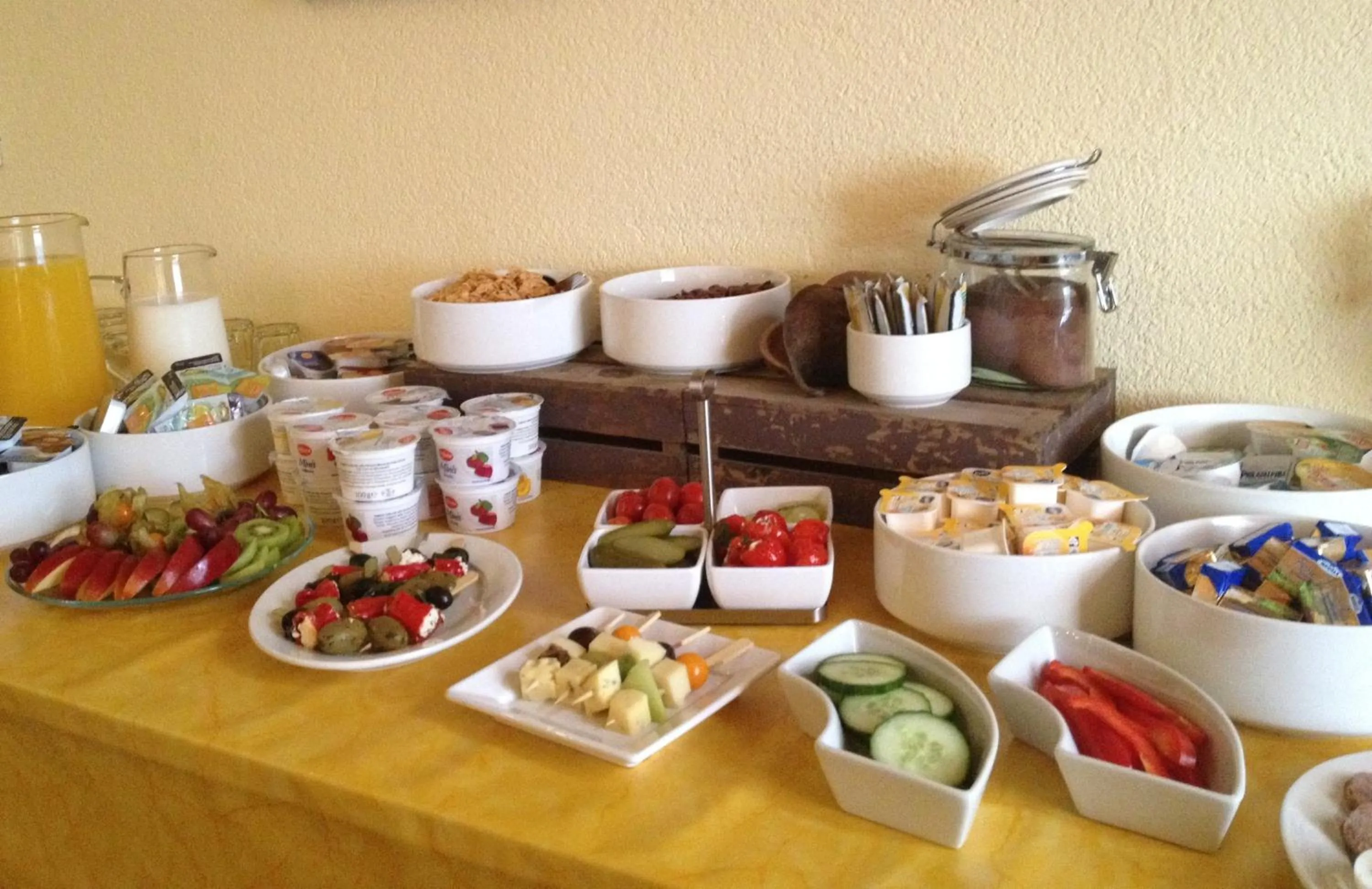 Buffet breakfast in Pension Regina - Inh. Monique Kluge