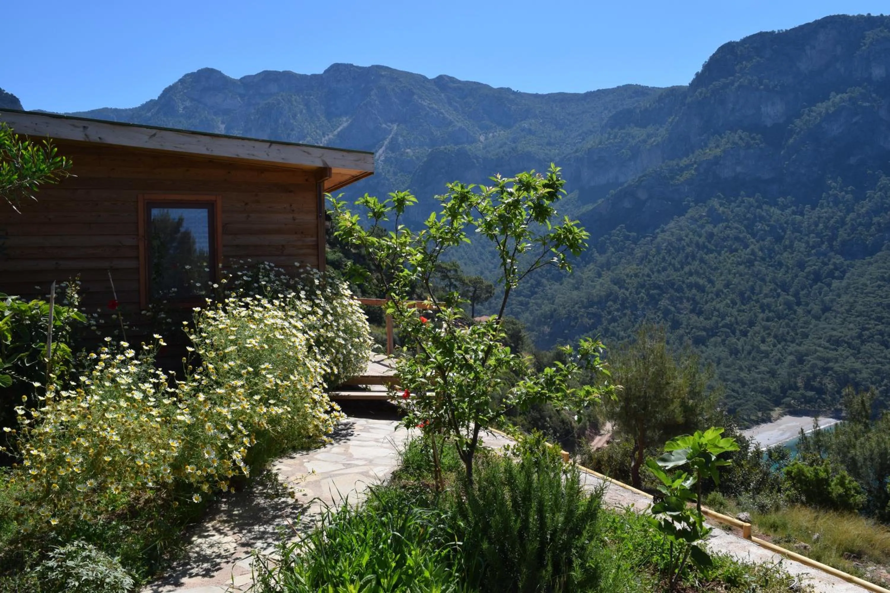 Mountain view in Kabak Avalon Bungalows