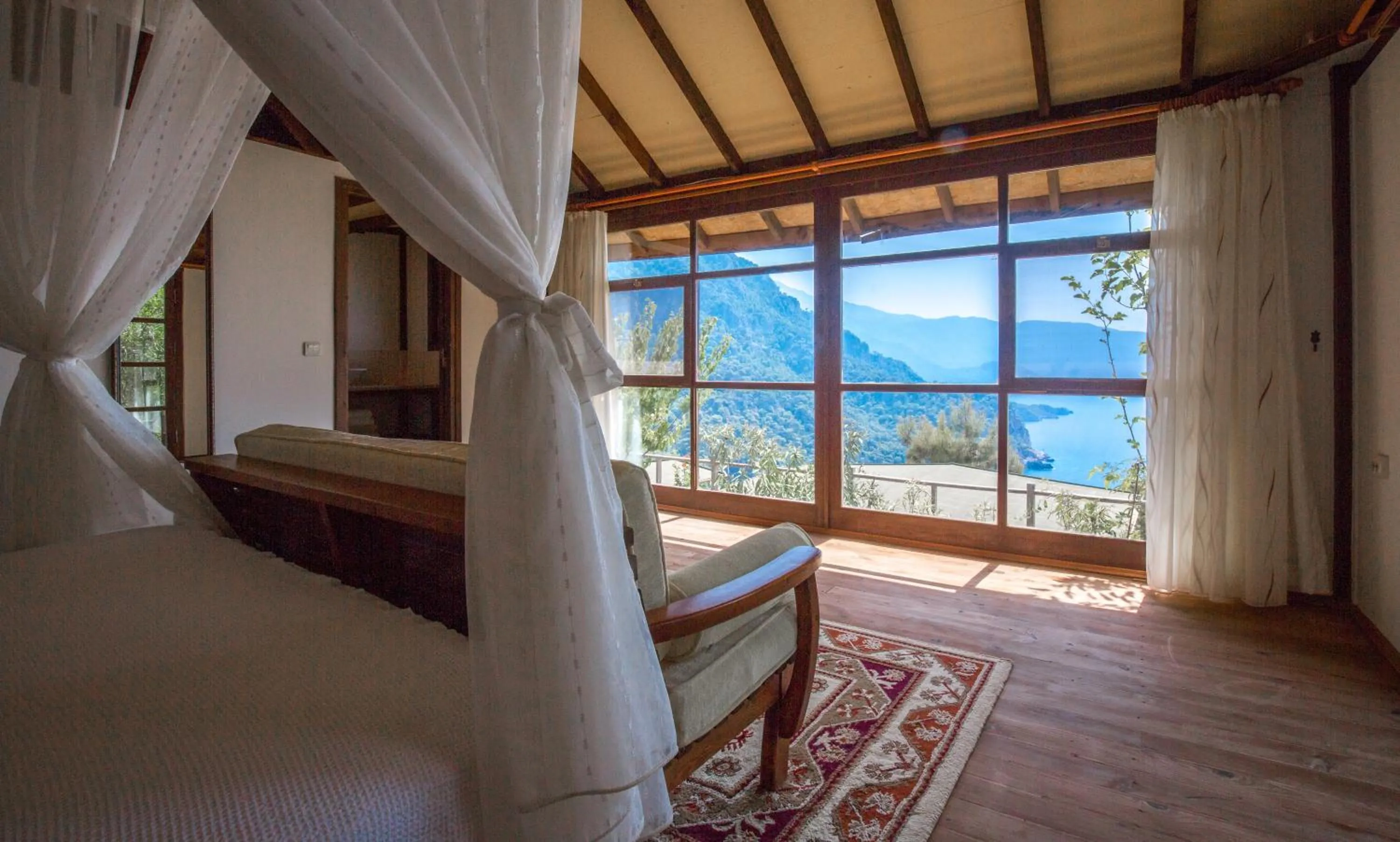 Photo of the whole room, Bed in Kabak Avalon Bungalows
