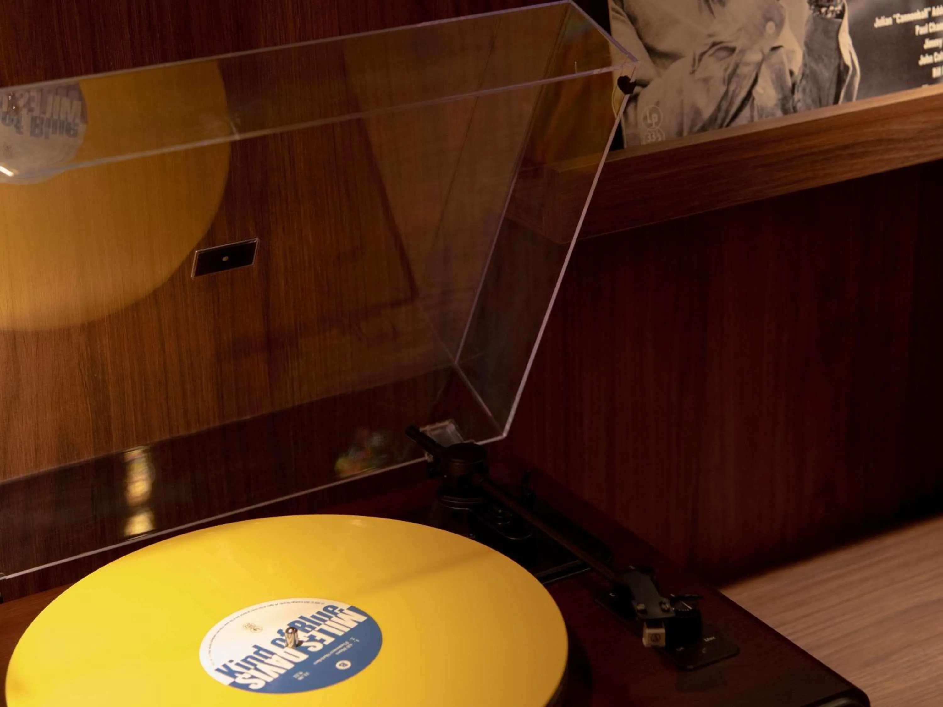 Lounge or bar in Mercure Paris Opera Grands Boulevards