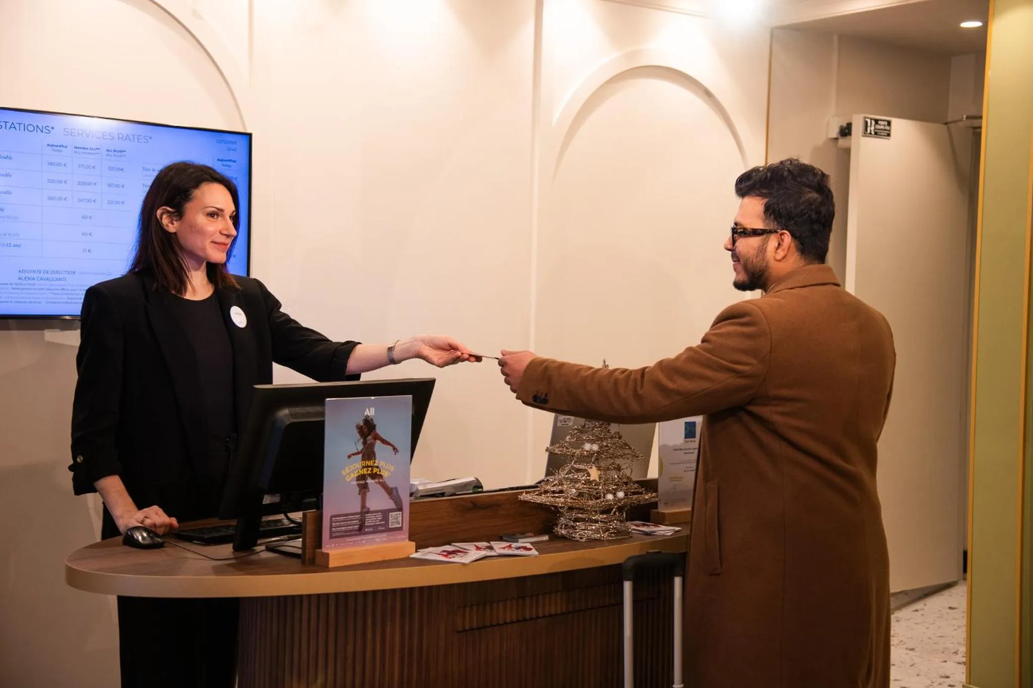 Lobby or reception in Mercure Paris Opera Grands Boulevards