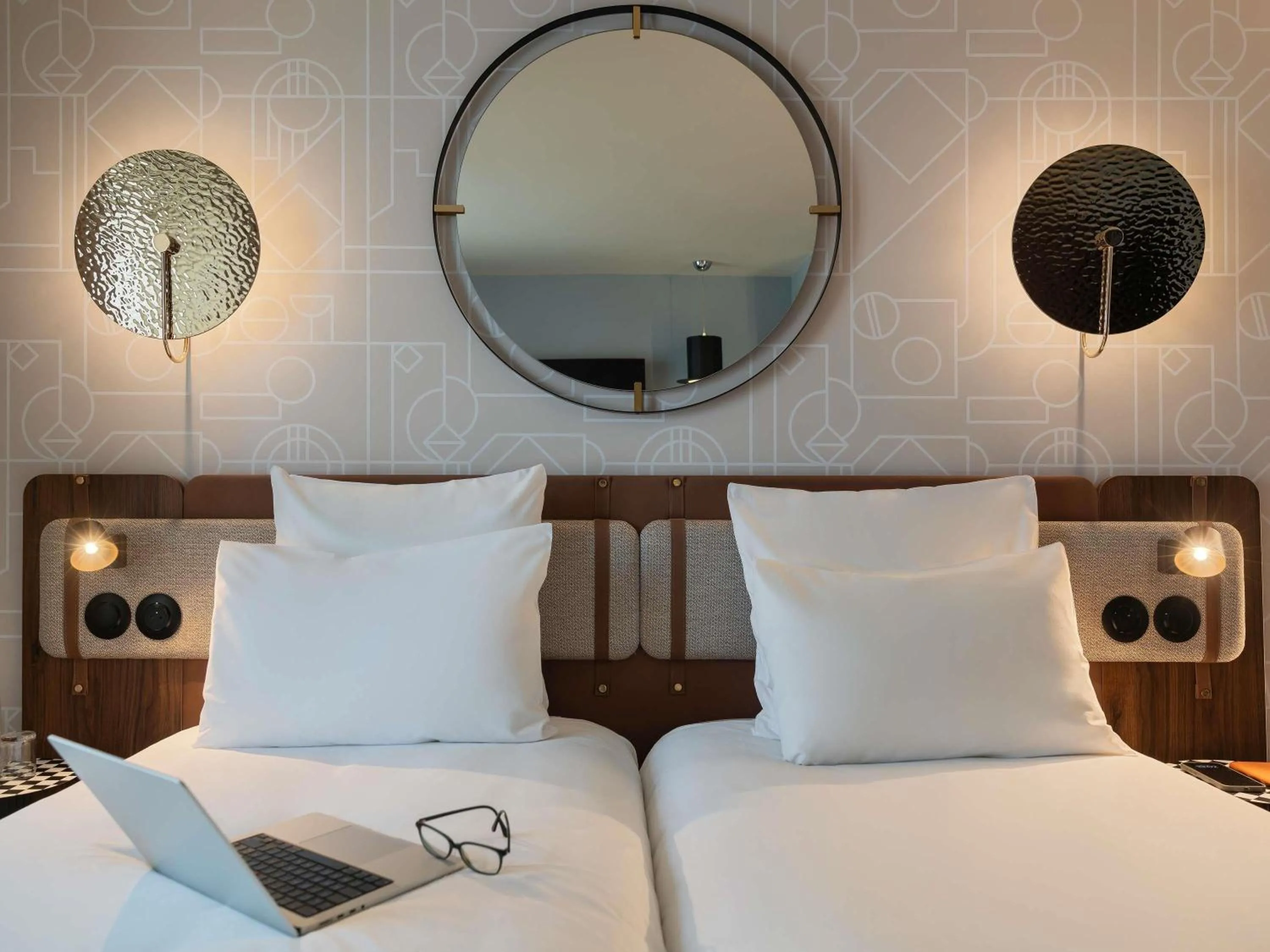 Bedroom, Bed in Mercure Paris Opera Grands Boulevards