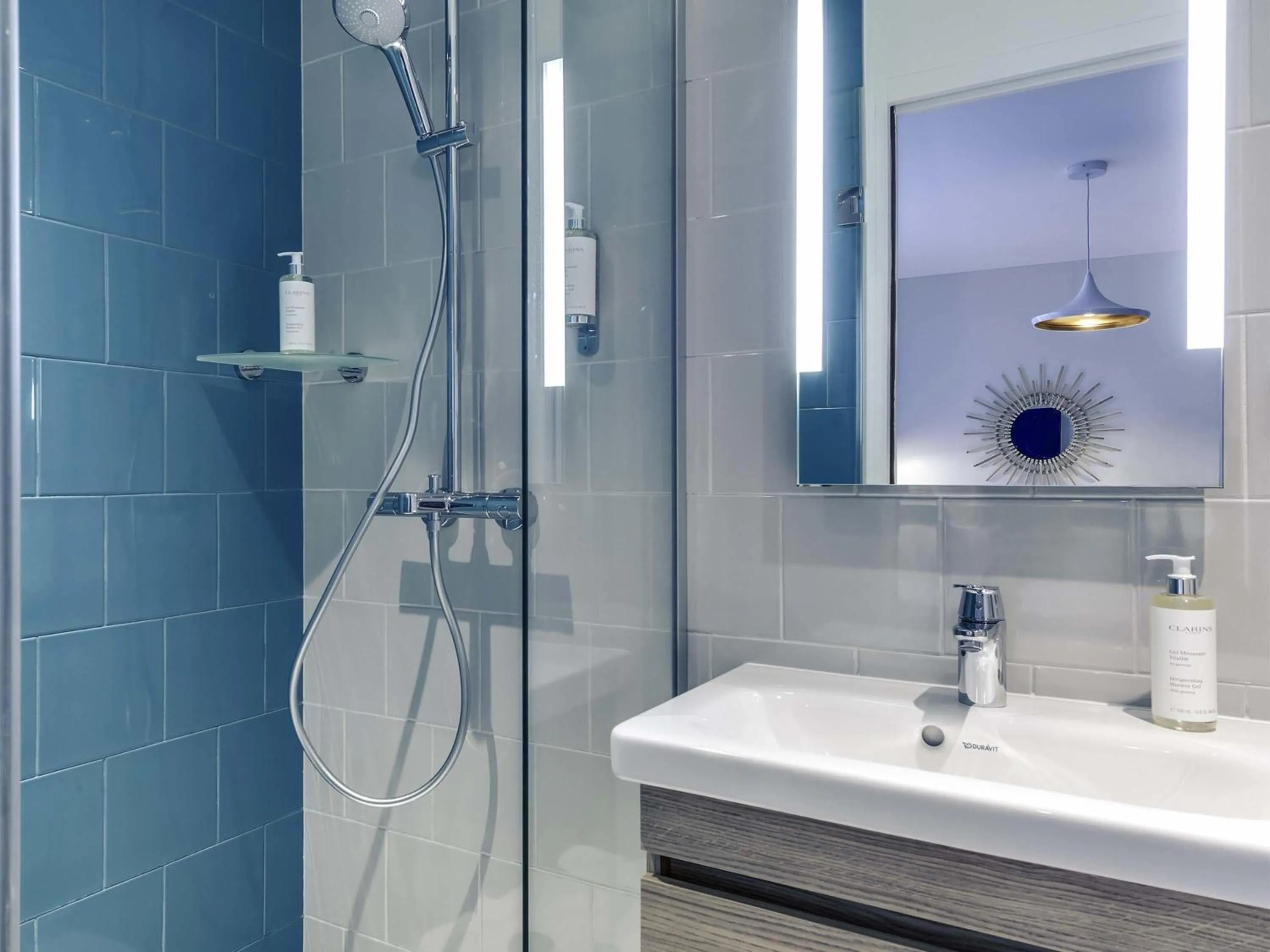 Bedroom in Mercure Paris Opera Grands Boulevards