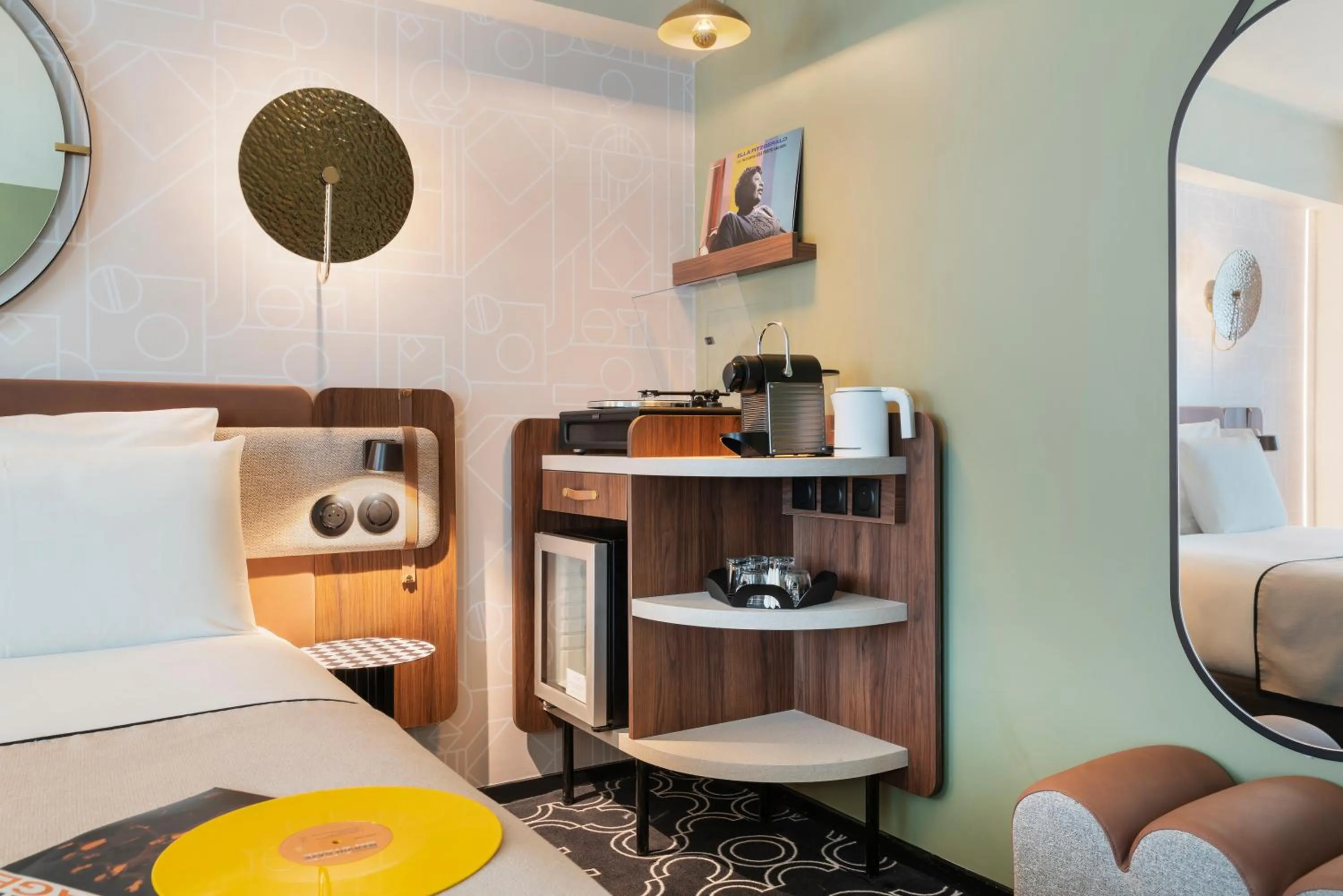 Bedroom, Bed in Mercure Paris Opera Grands Boulevards