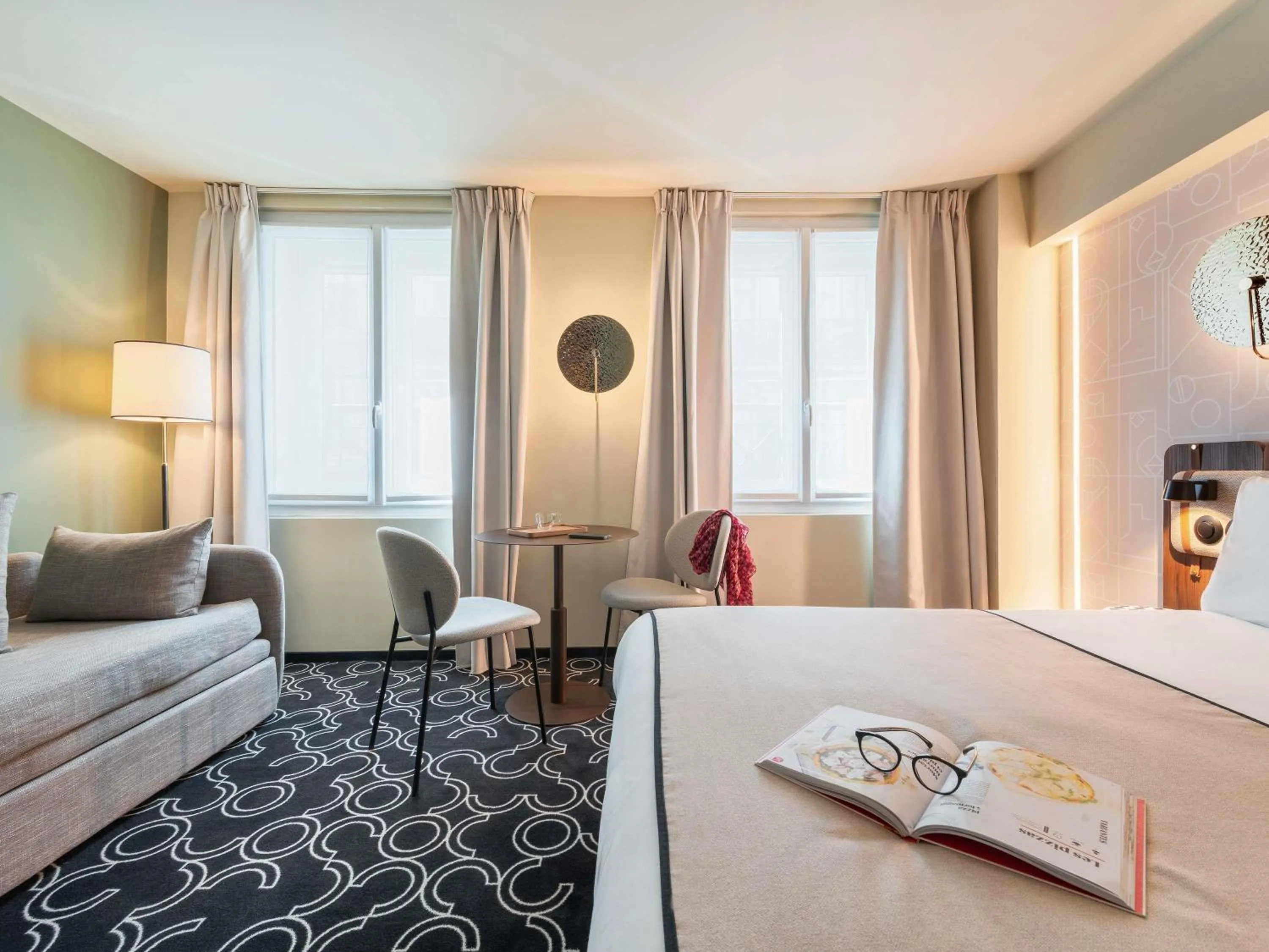 Bedroom, Bed in Mercure Paris Opera Grands Boulevards