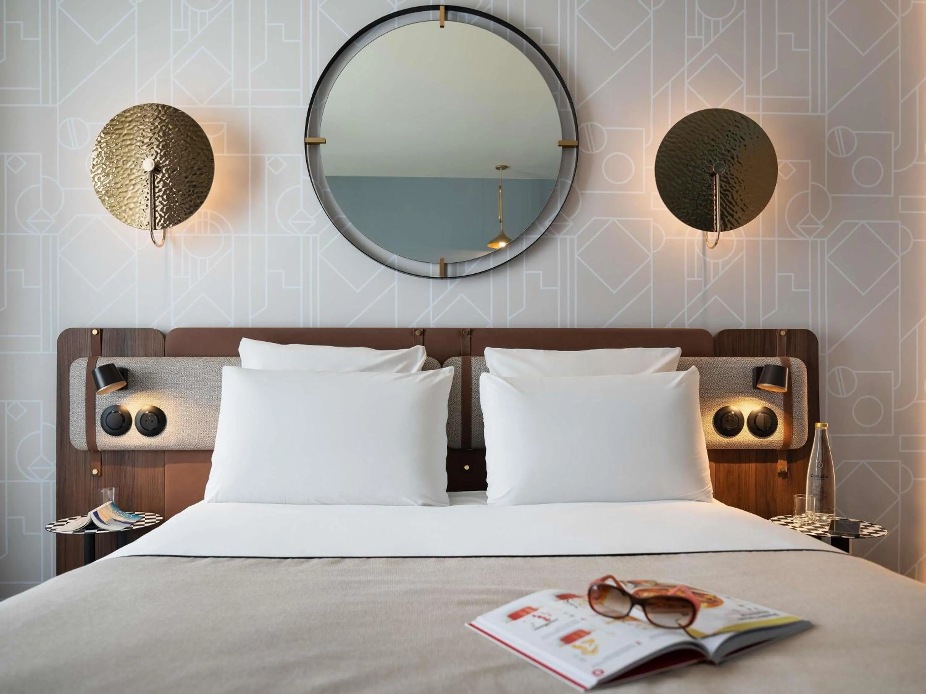 Bedroom, Bed in Mercure Paris Opera Grands Boulevards