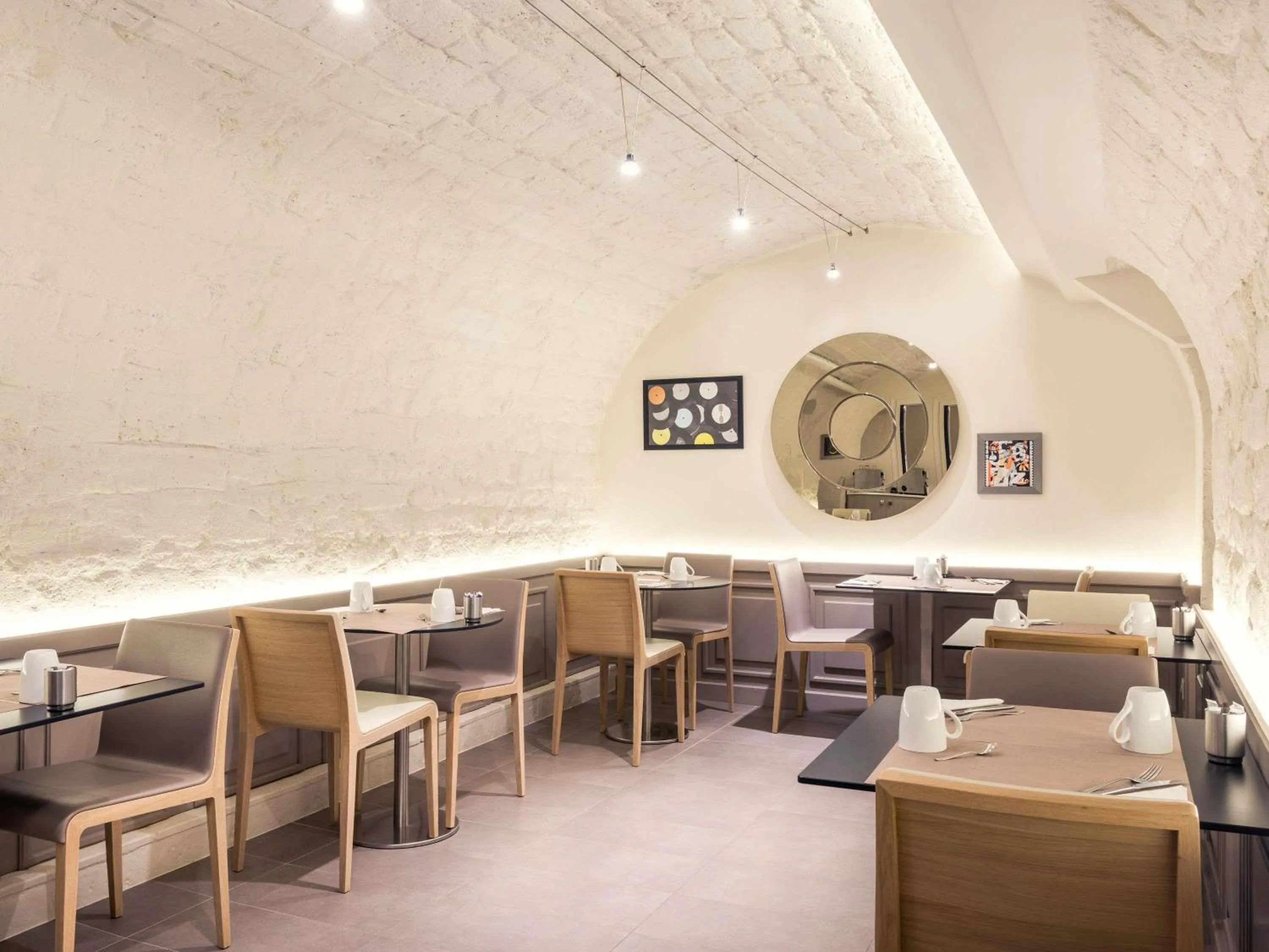 Property building in Mercure Paris Opera Grands Boulevards