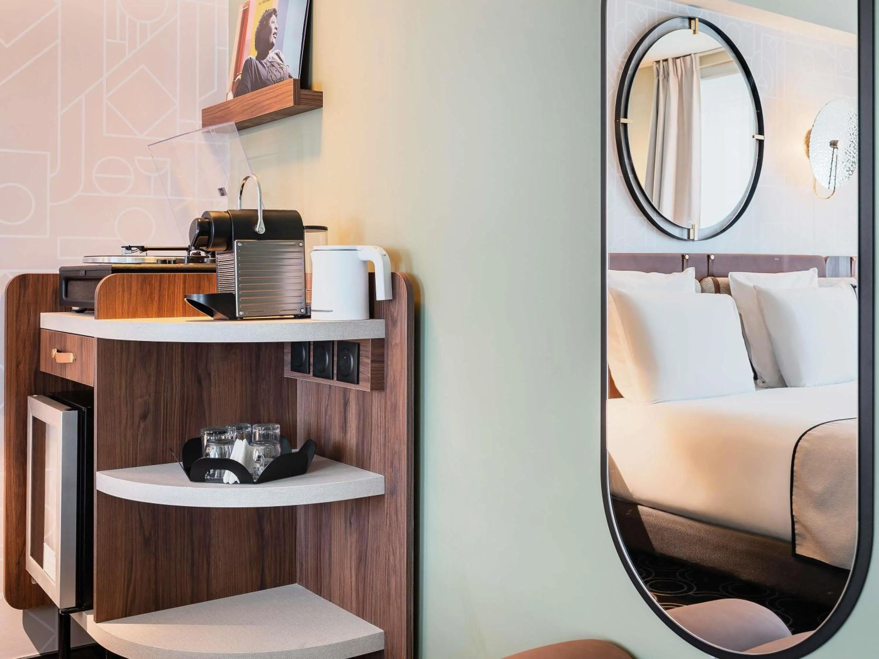 Bedroom, Bed in Mercure Paris Opera Grands Boulevards