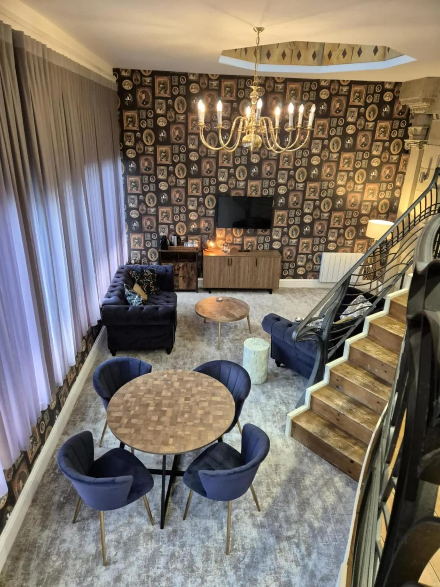 Living room in The Resolution Hotel