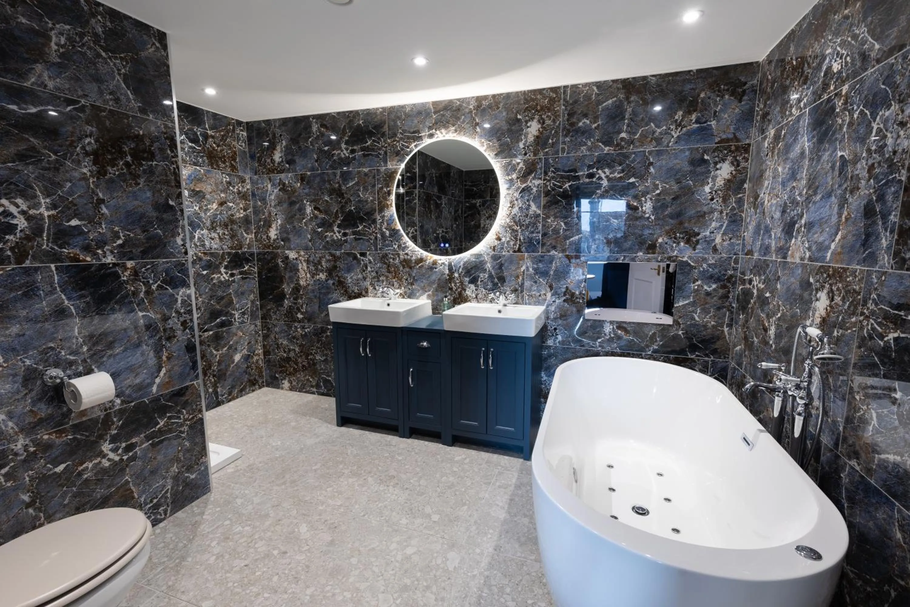 Bathroom in The Resolution Hotel