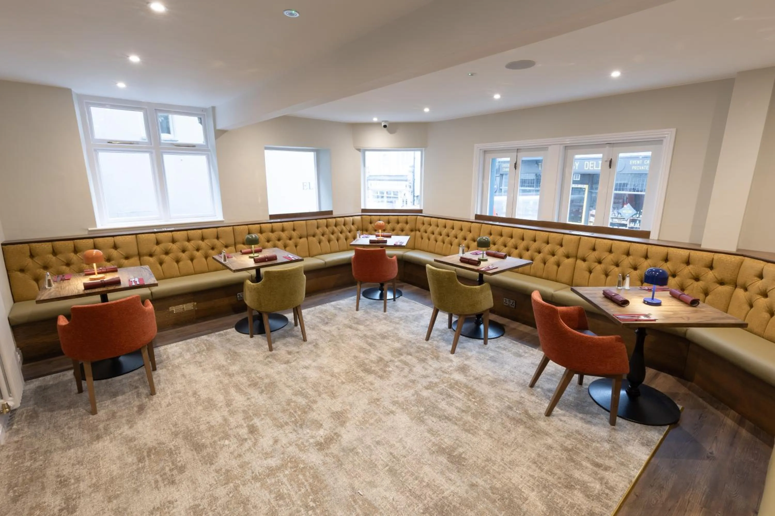 Restaurant/places to eat in The Resolution Hotel