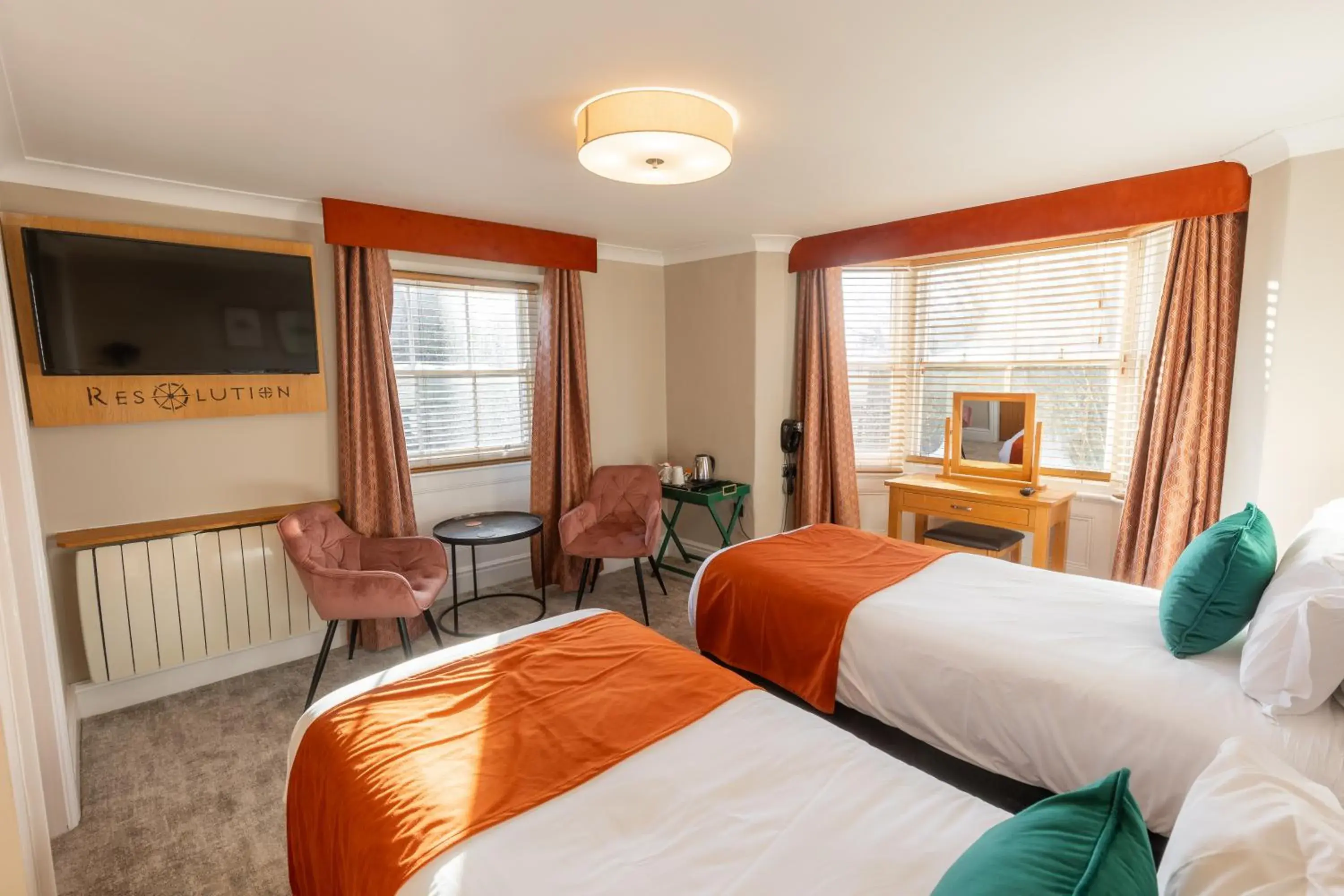 Standard Twin Room in The Resolution Hotel Standard Twin Room in The Resolution Hotel