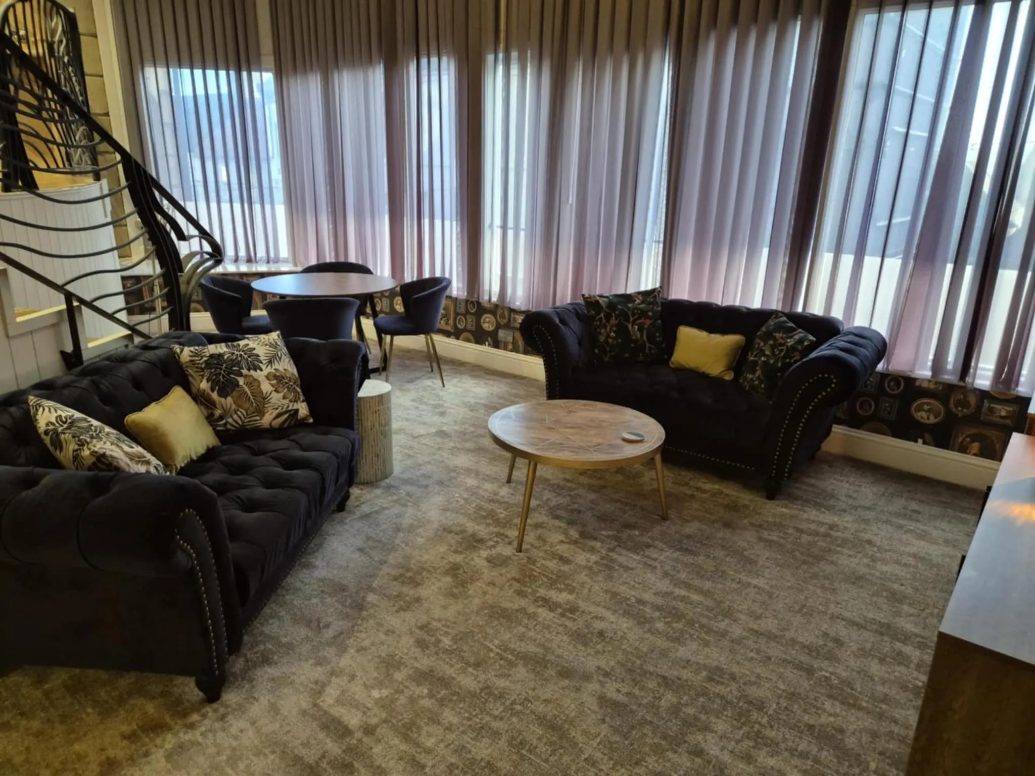 Living room in The Resolution Hotel