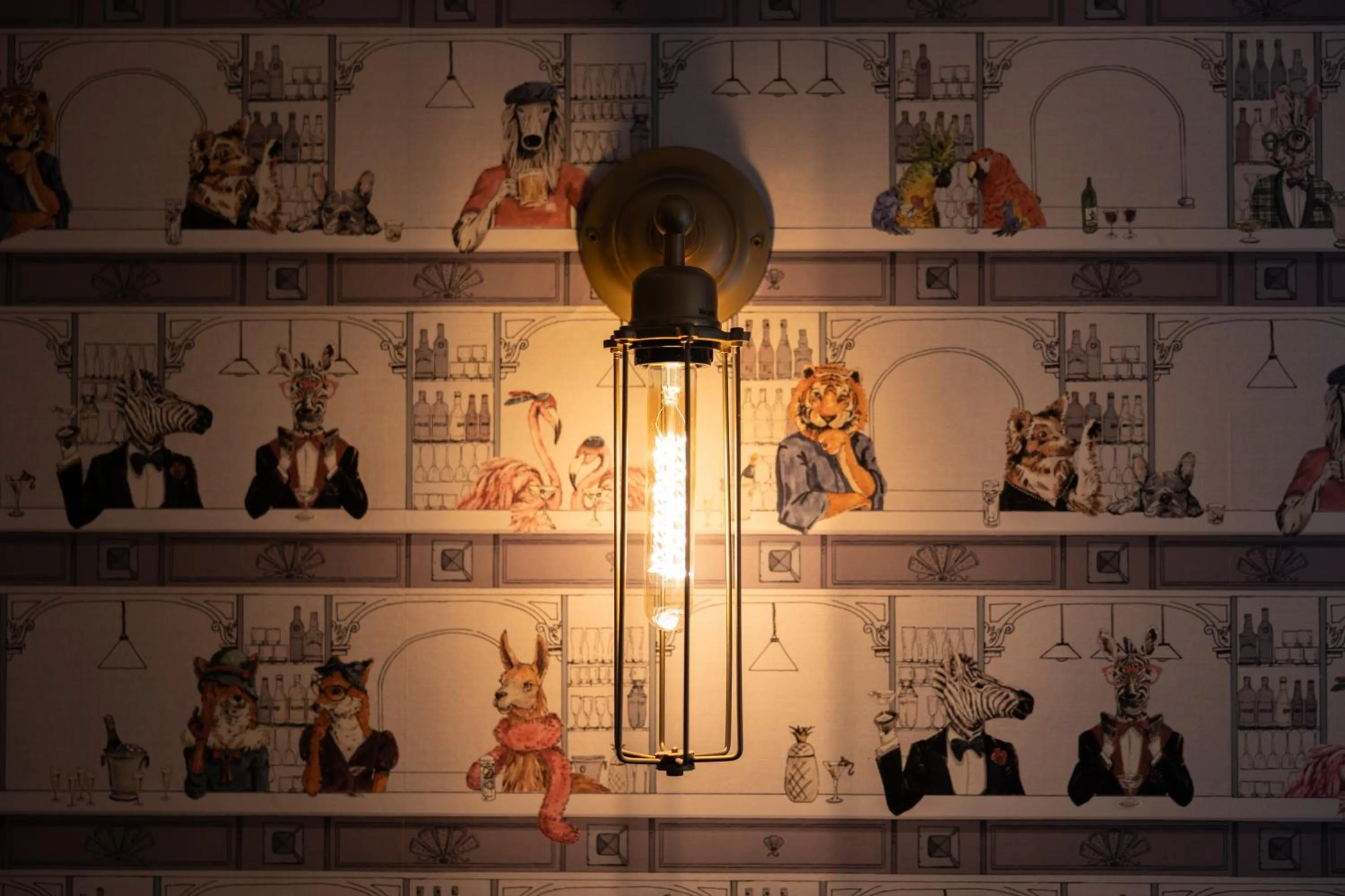 Restaurant/places to eat in The Resolution Hotel