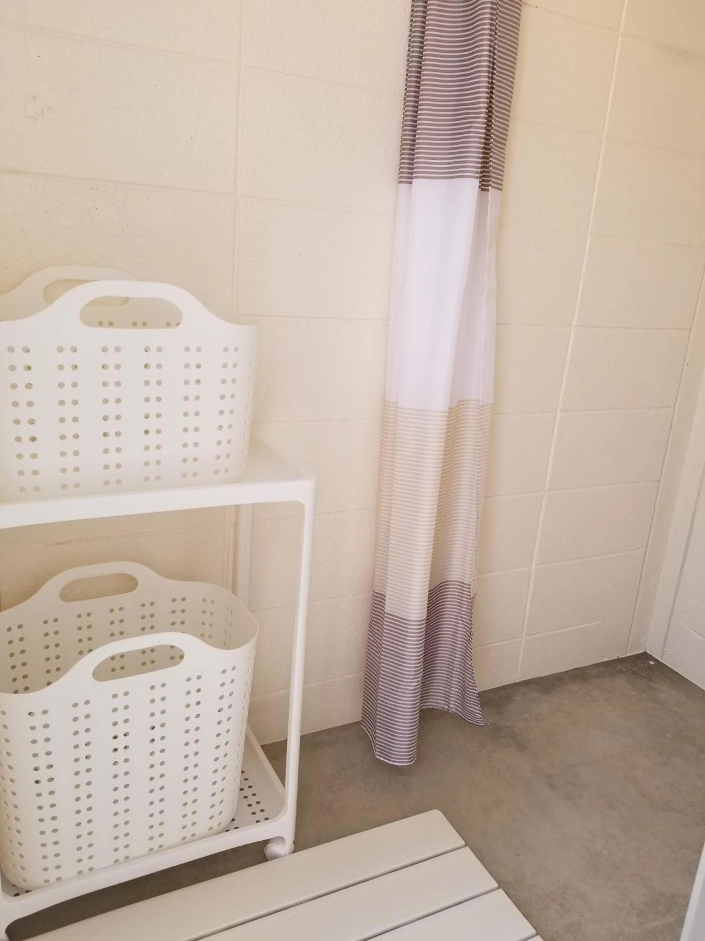 Shower in terrace IRIOMOTEJIMA CONDOMINIUM