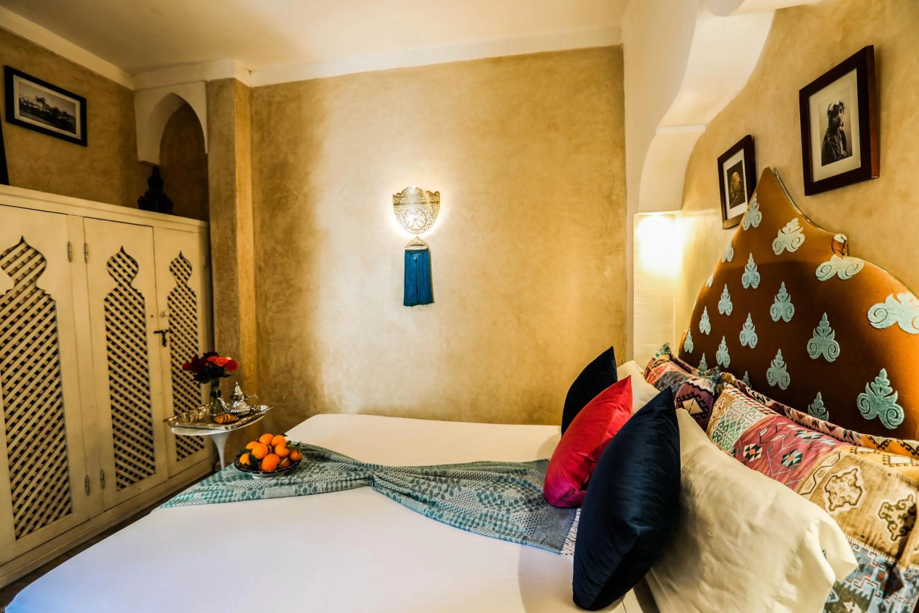 Property building, Bed in Riad les 2 Portes