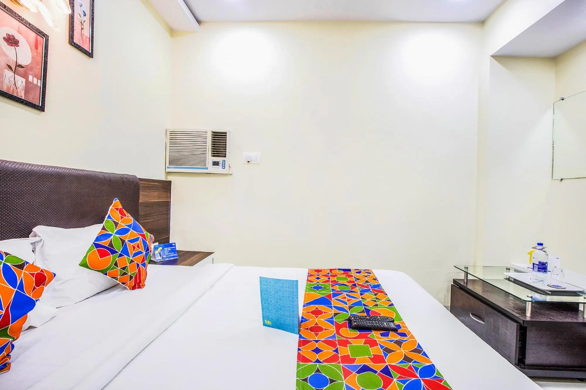 Bed in FabExpress The Grand Kohinoor - Behind APMC