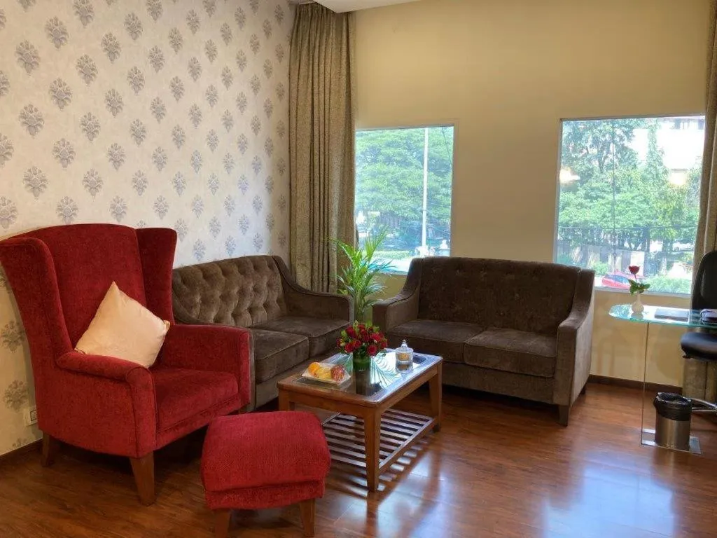 Living room in Hotel Ramanashree Richmond