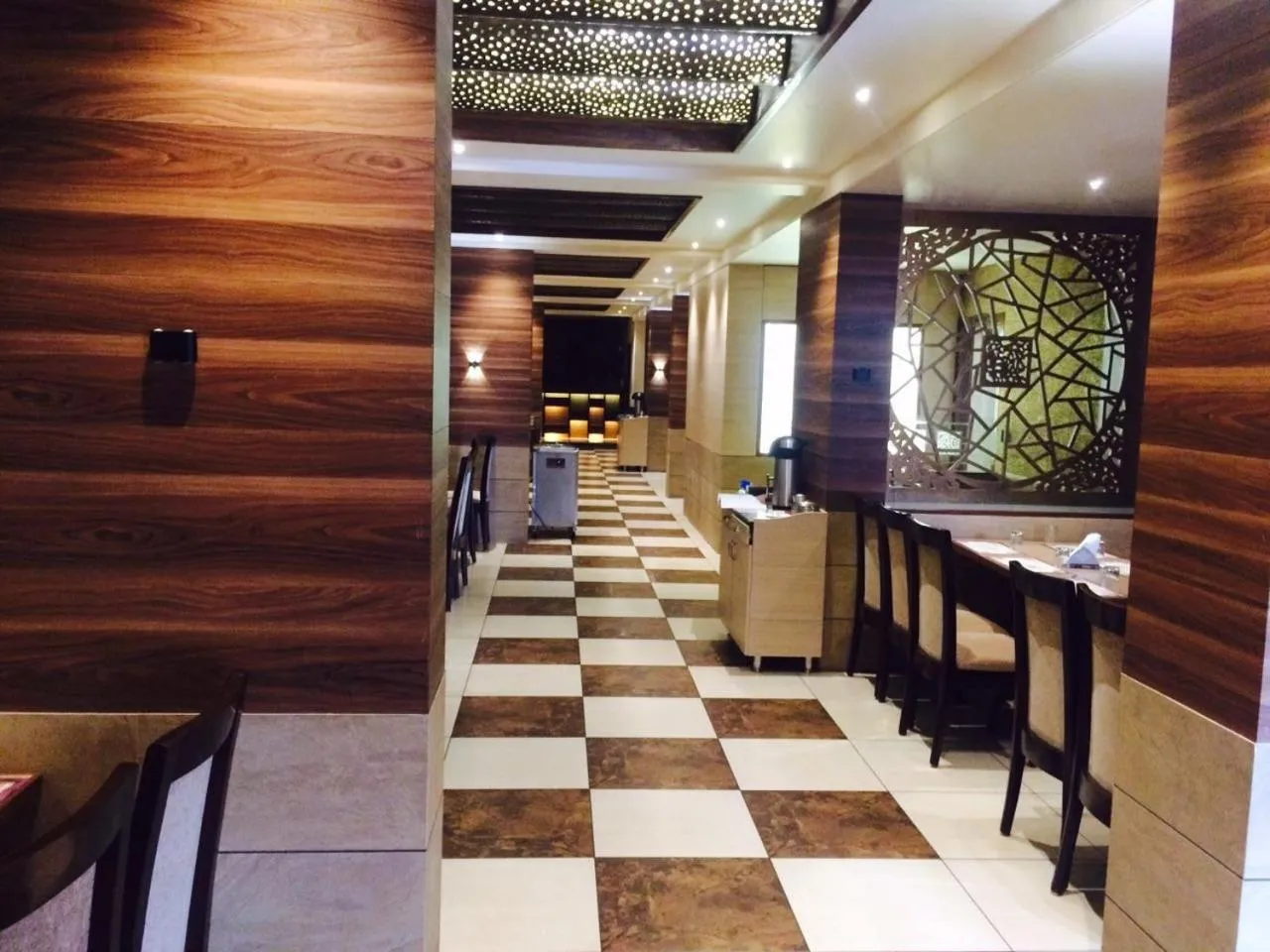 Restaurant/places to eat in Hotel Ramanashree Richmond