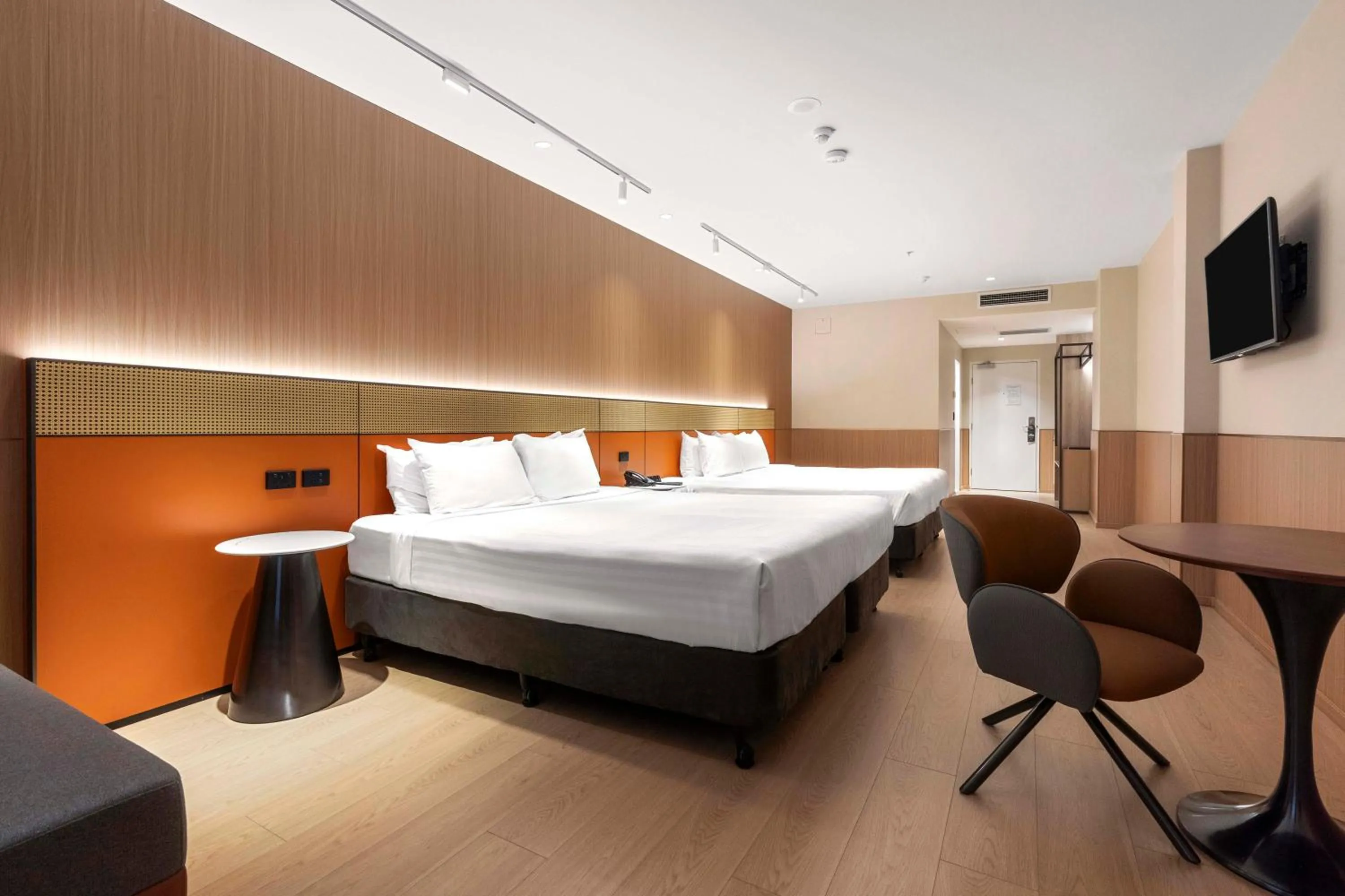 Bed in Furama Darling Harbour