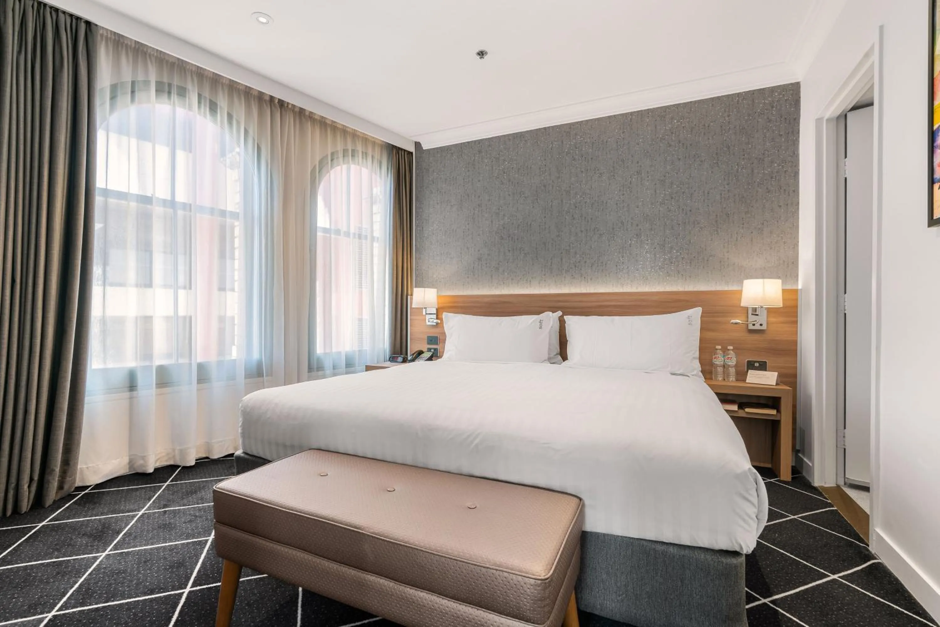 Bedroom, Bed in Furama Darling Harbour