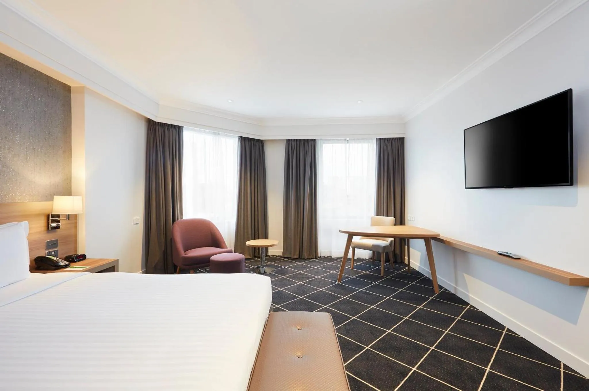 TV and multimedia, Bed in Furama Darling Harbour