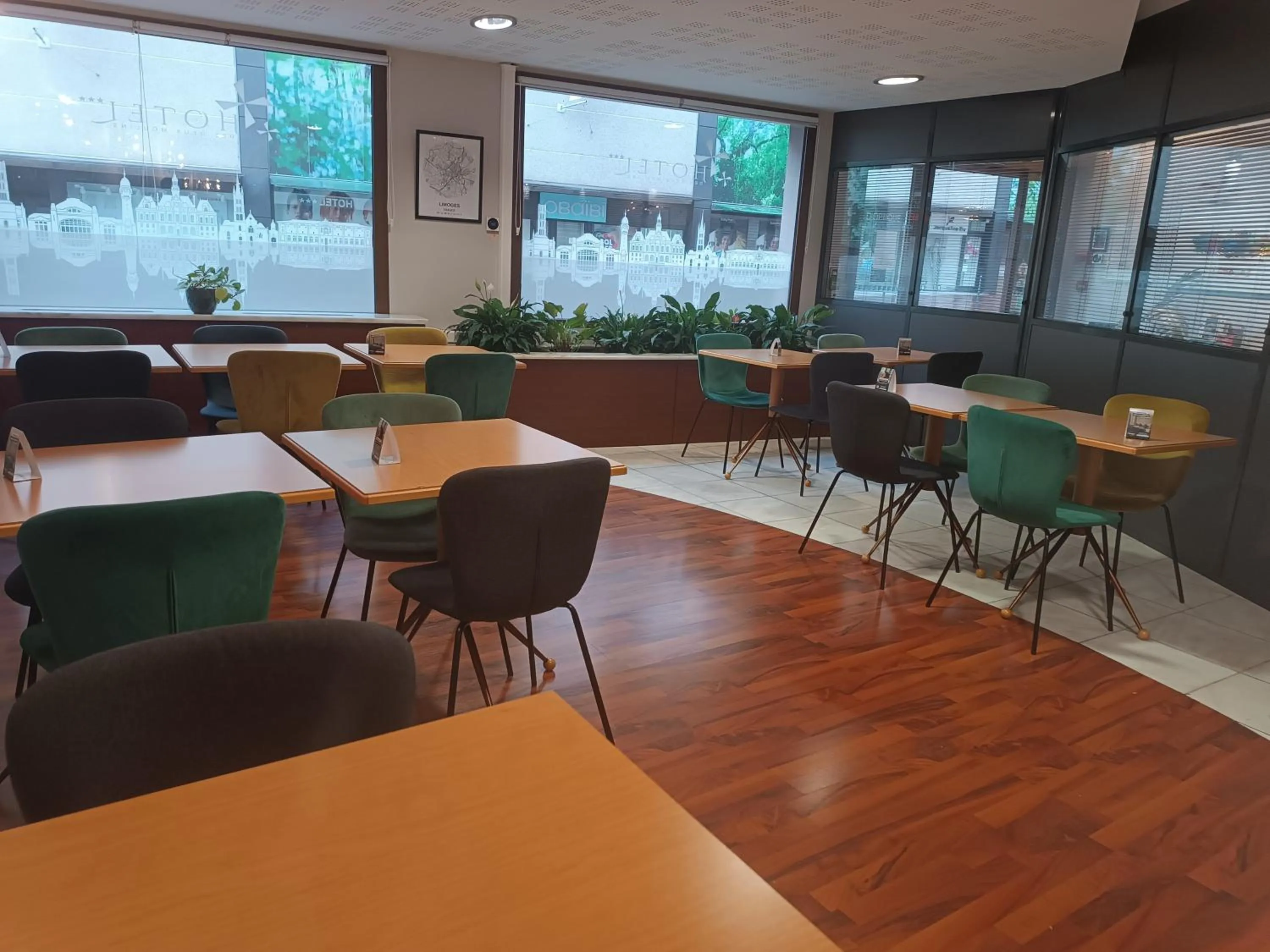 Breakfast in Contact Hôtel des Deux Moulins Limoges - Proche de la gare