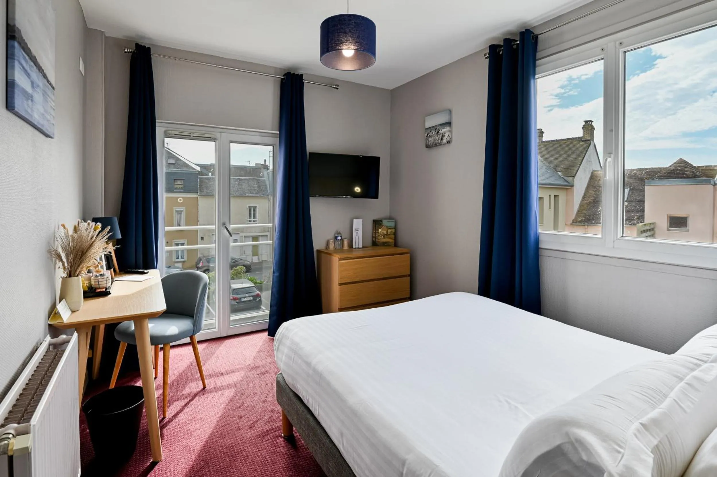 Bed in Saint Aubin Logis Hôtel & Restaurant