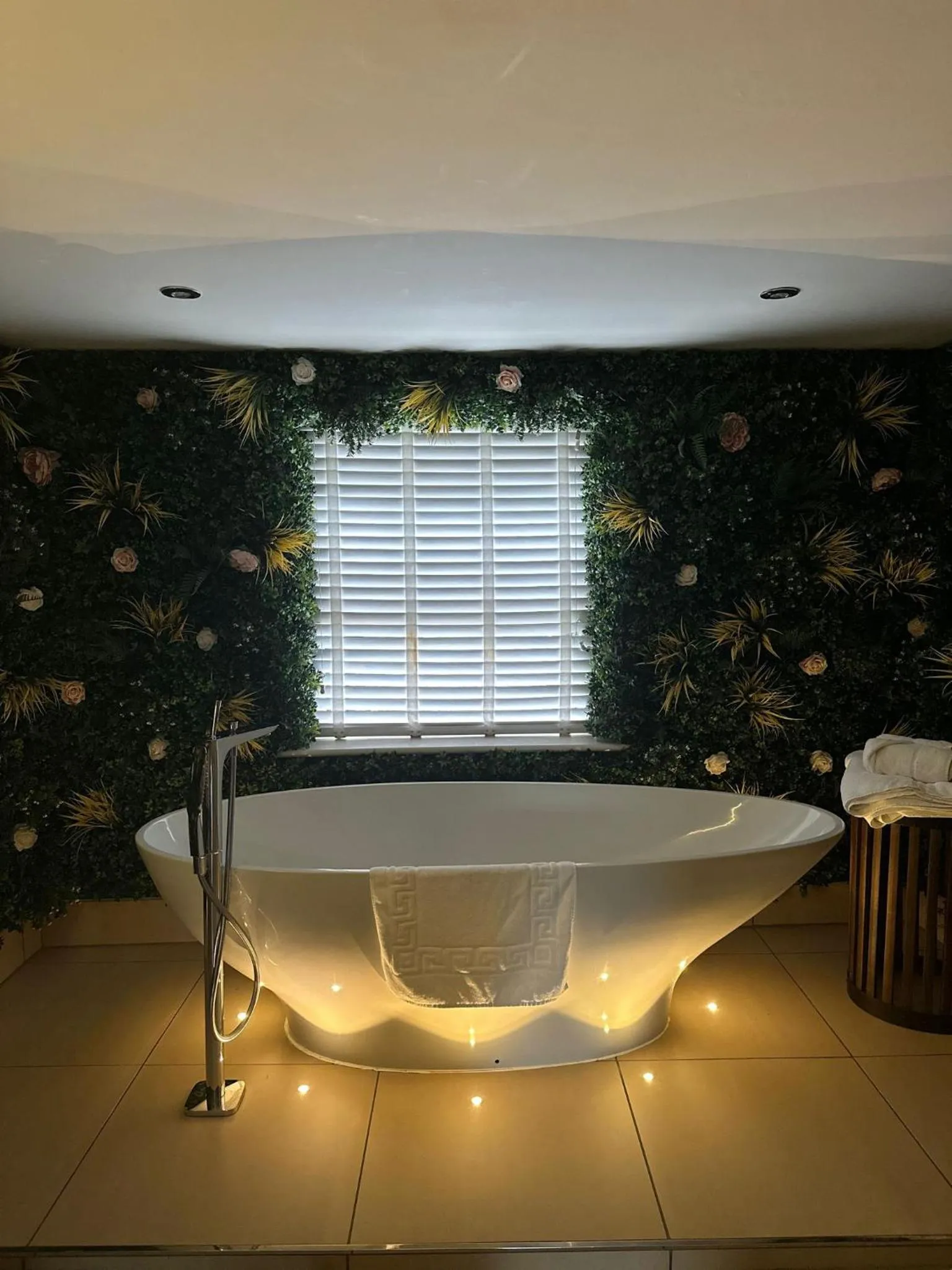 Bathroom in OYO The Townhouse