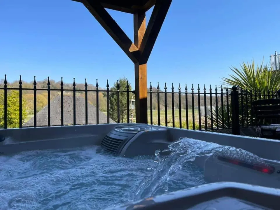 Bathroom in OYO The Townhouse