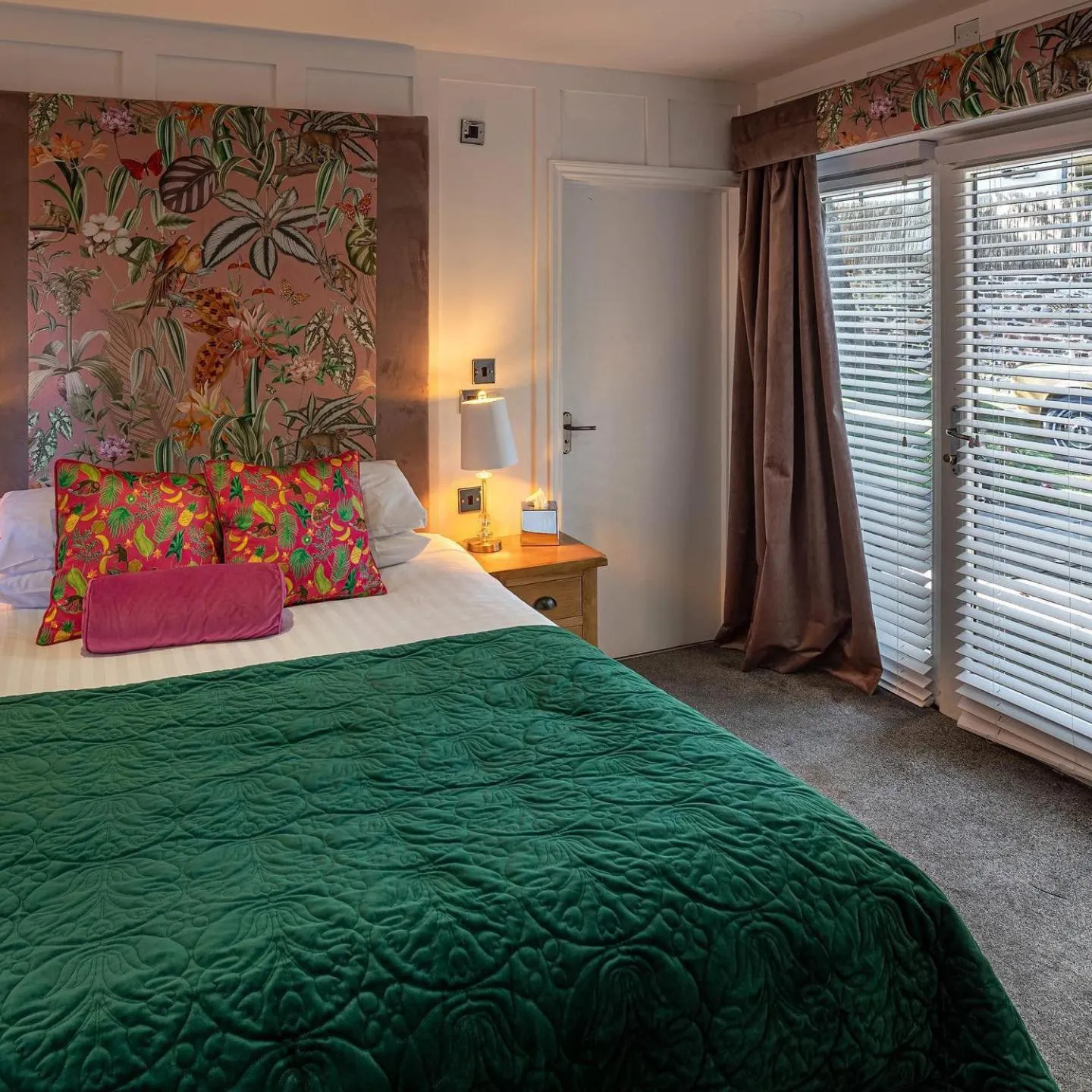 Bedroom in OYO The Townhouse