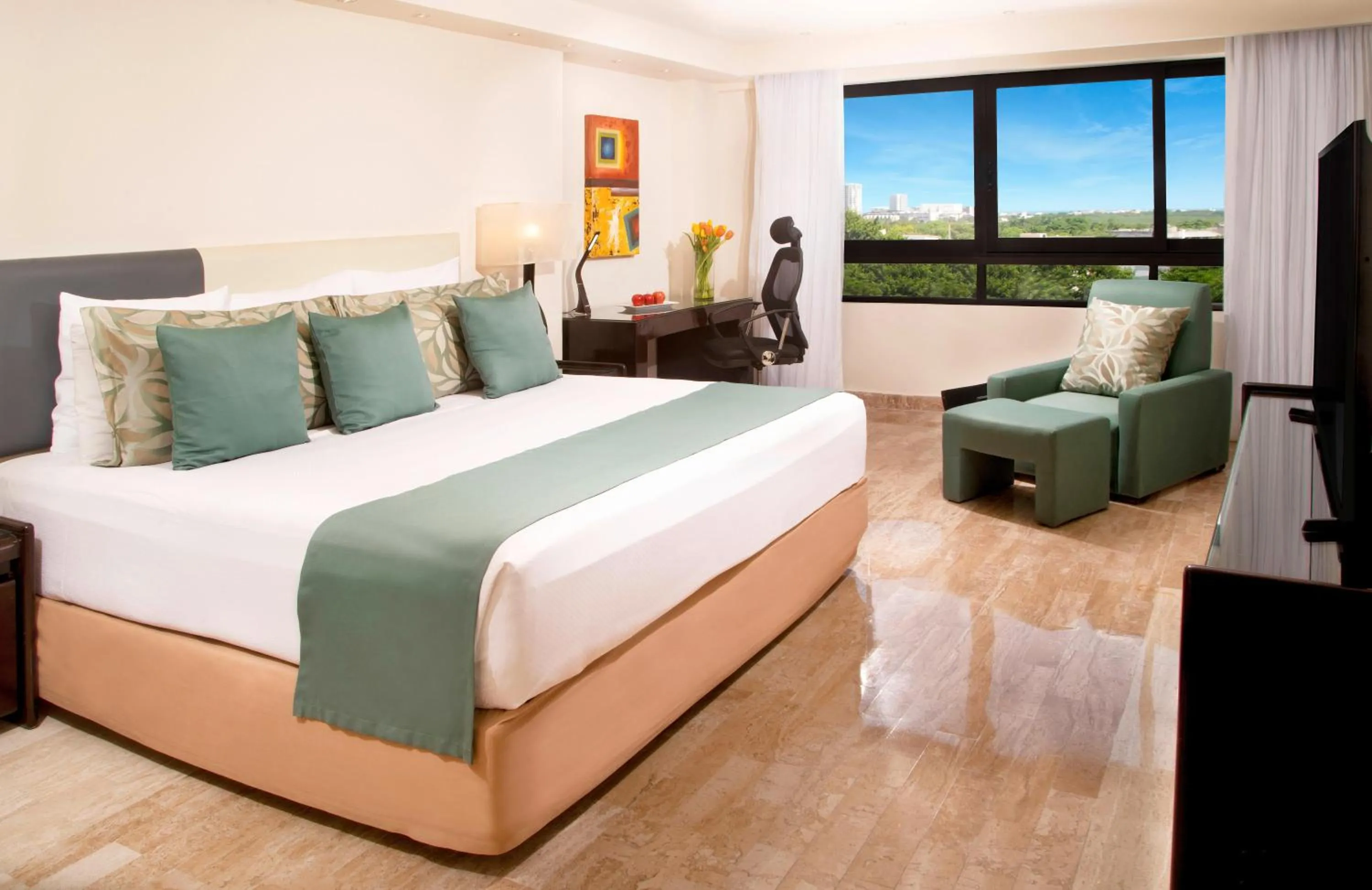 Photo of the whole room, Bed in Smart Cancun the Urban Oasis