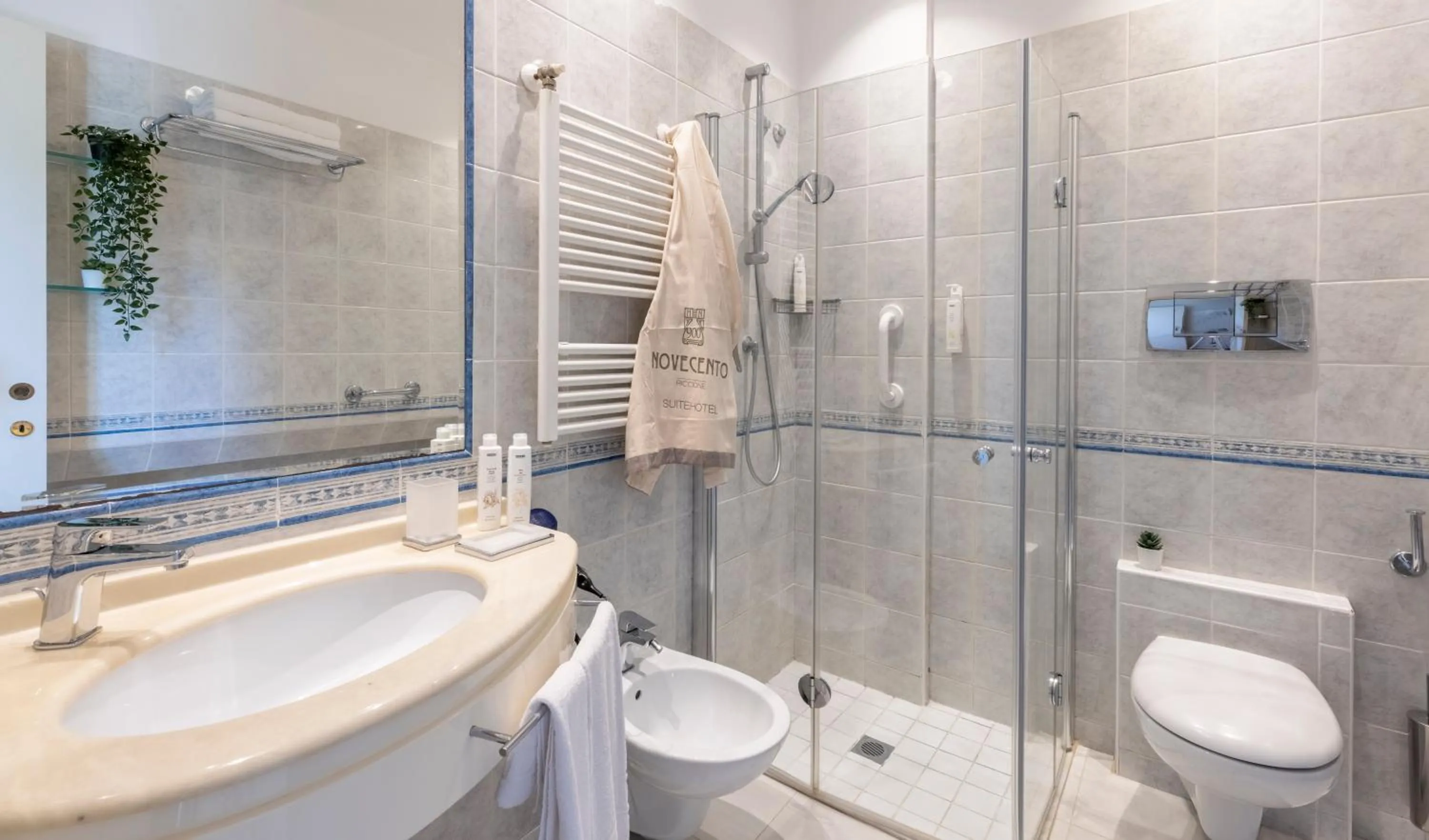 Bathroom in Novecento Suite Hotel