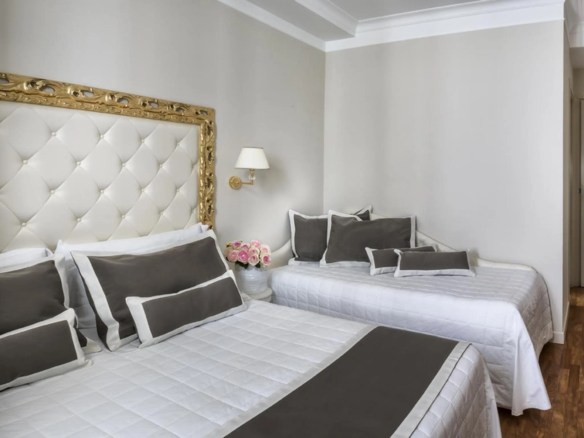 Bedroom in Novecento Suite Hotel