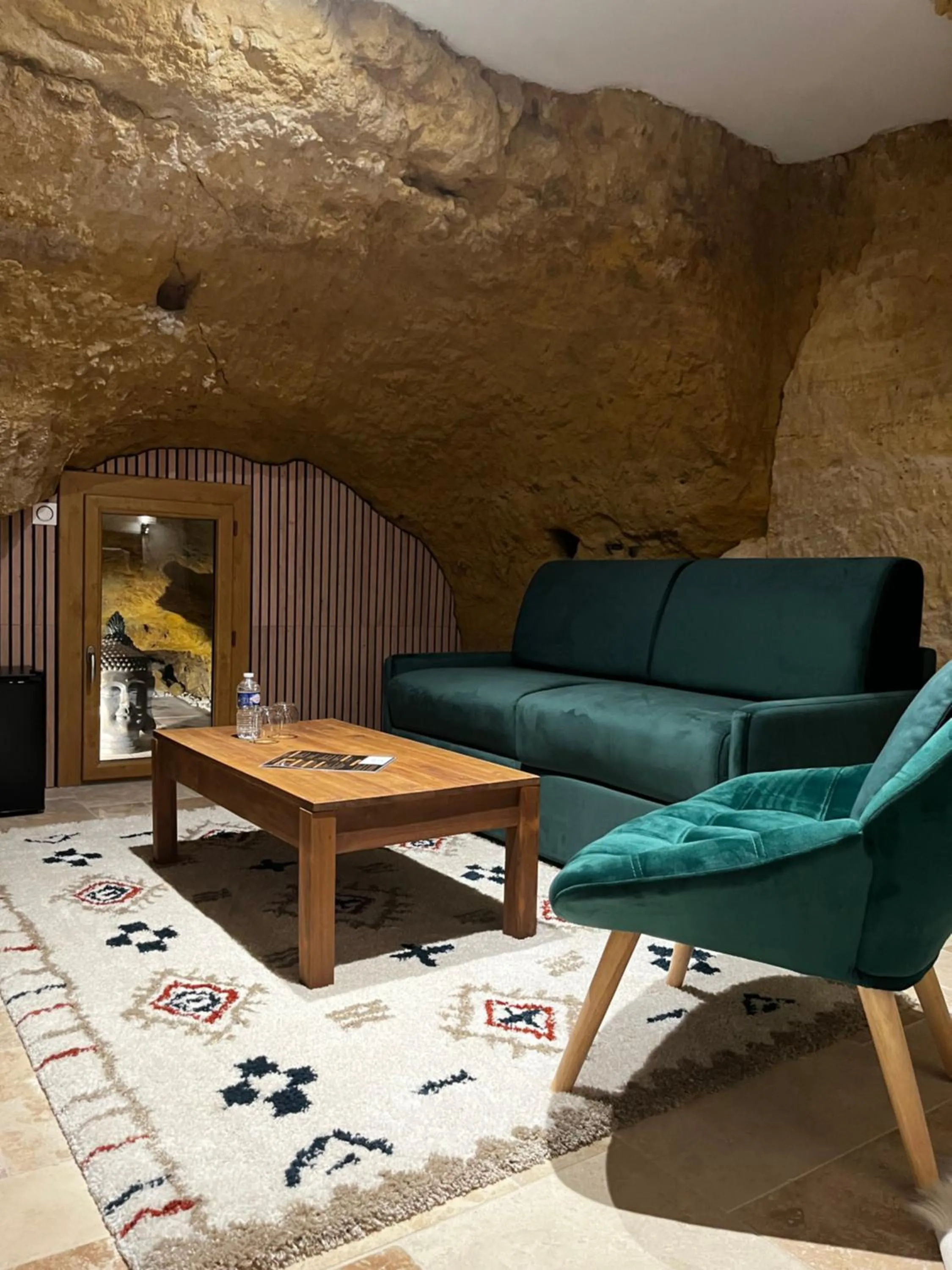 Living room in Hôtel-Restaurant-Chambre Insolite Spa - Le XII de Luynes