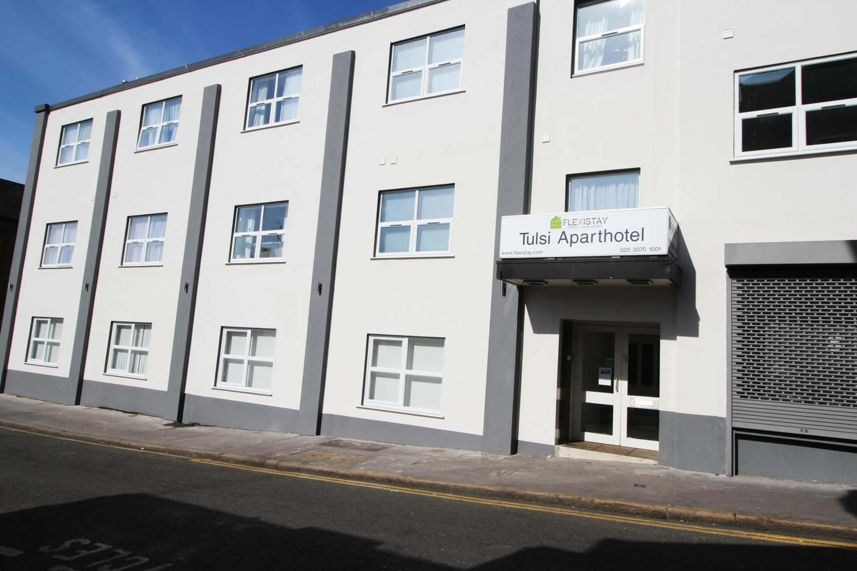 Facade/entrance in Flexistay Tulsi Aparthotel